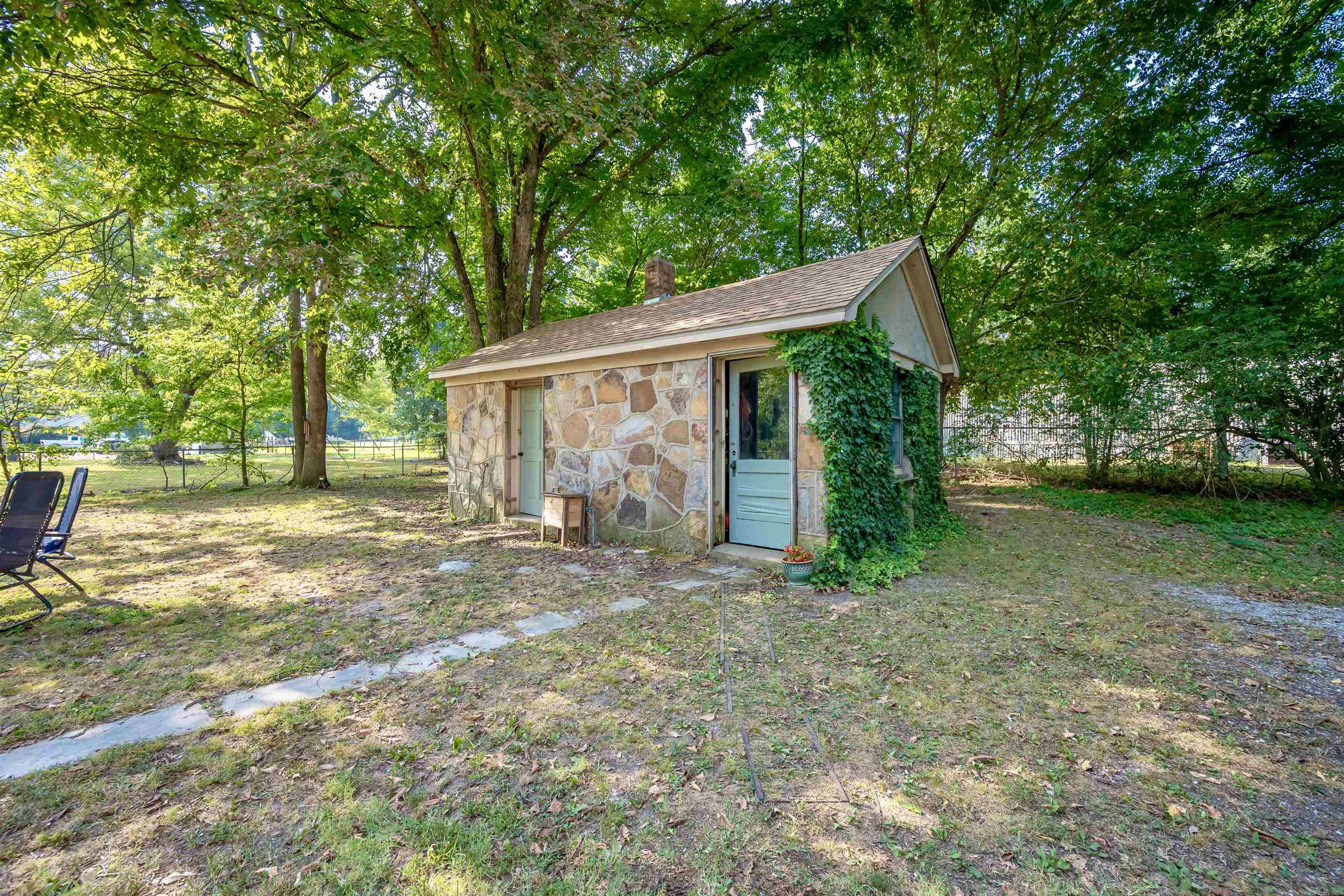 20 Moore Avenue Property Photo 26