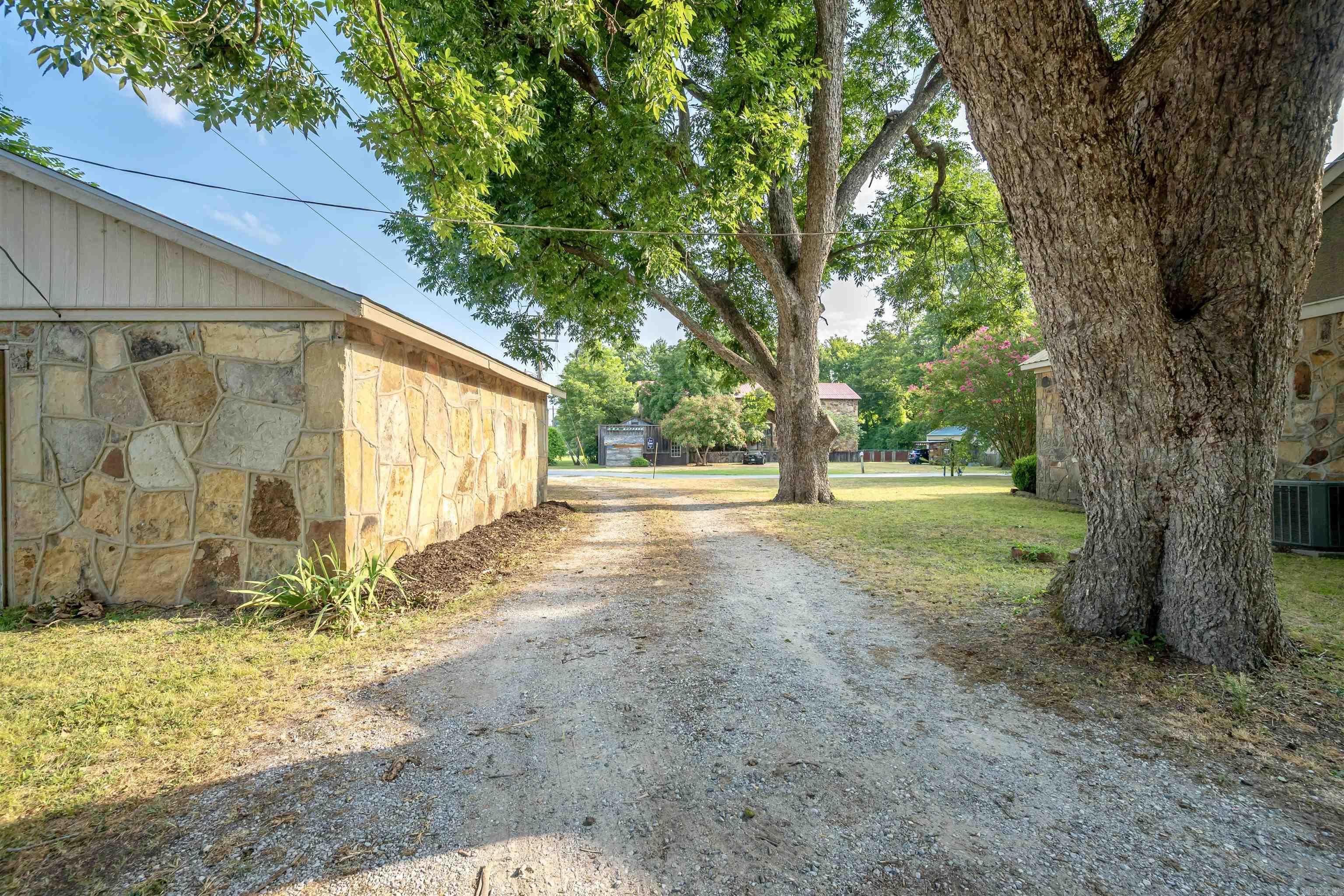 20 Moore Avenue Property Photo 29