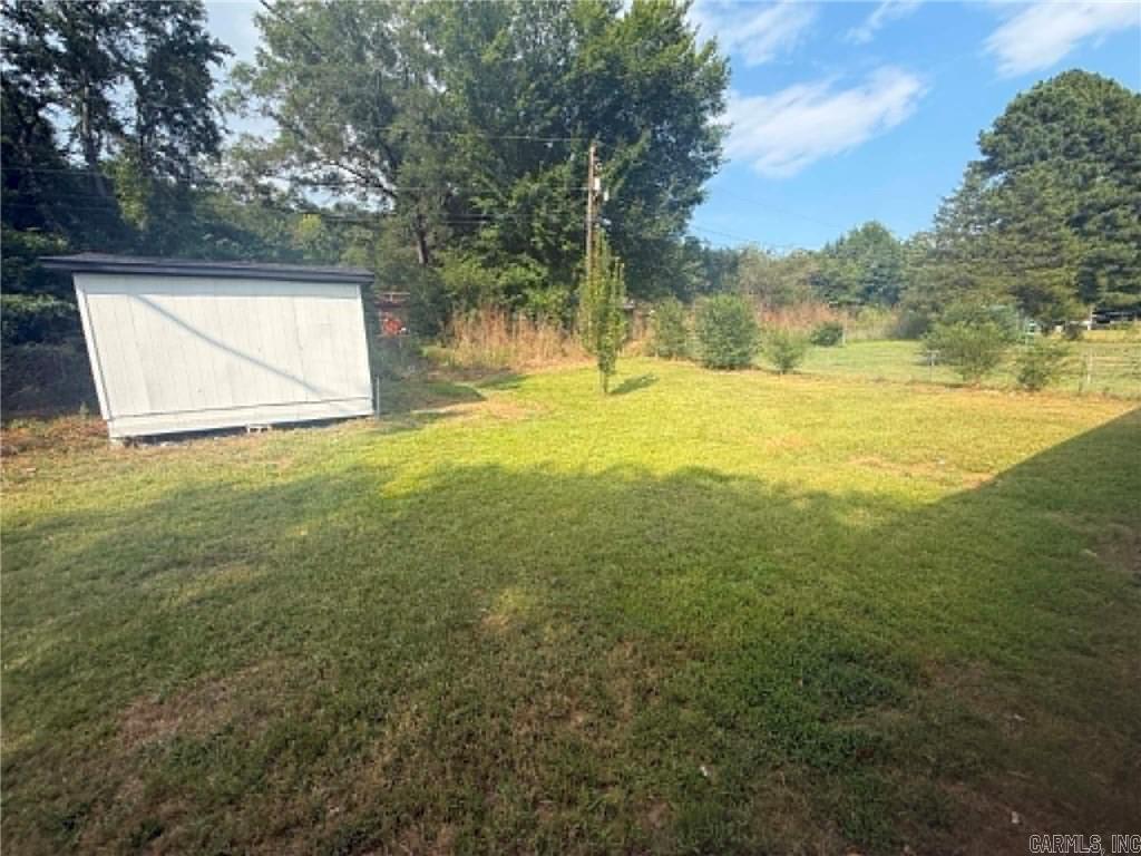 2106 Military Dr Property Photo 15