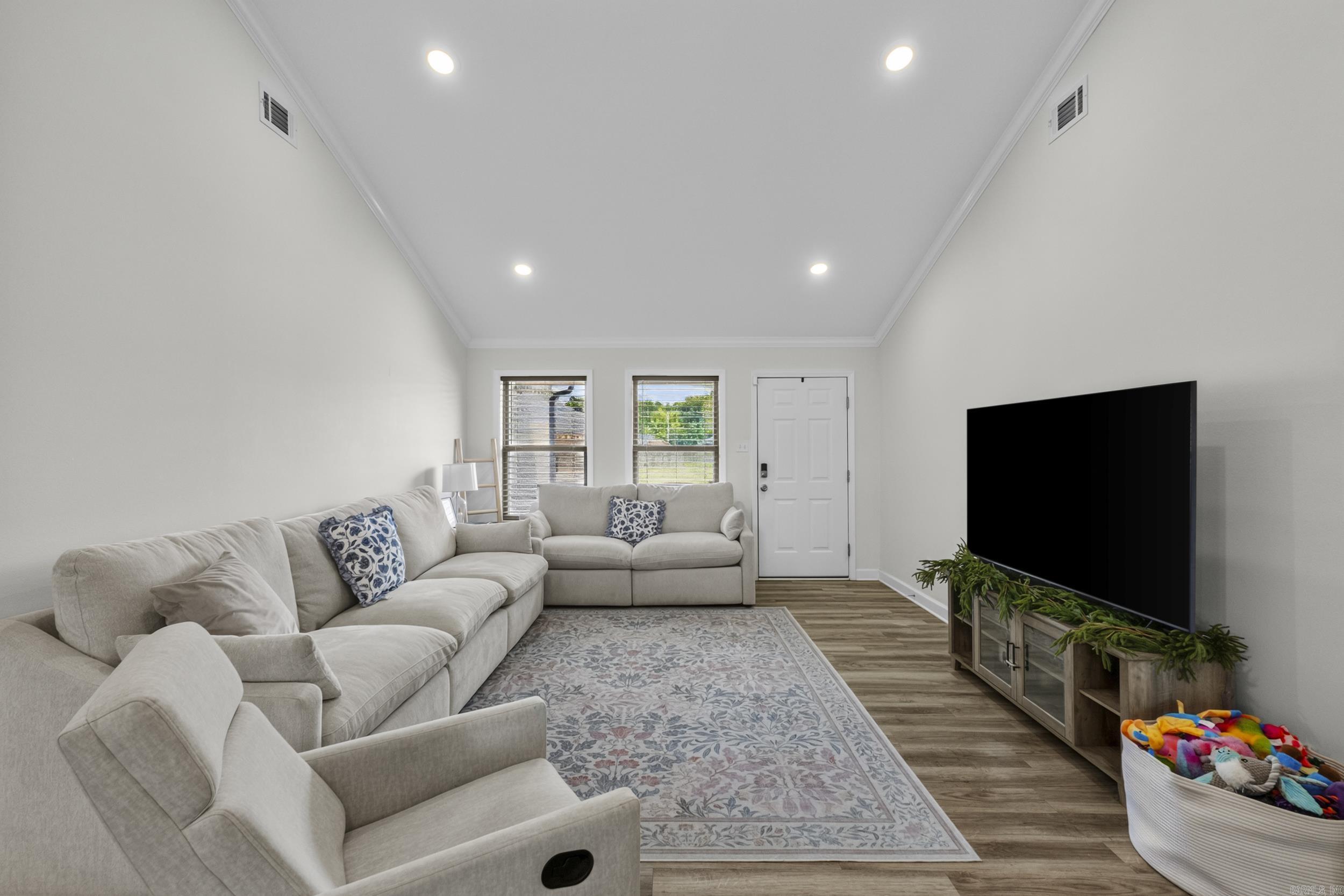 21 Winchester Drive Property Photo 6