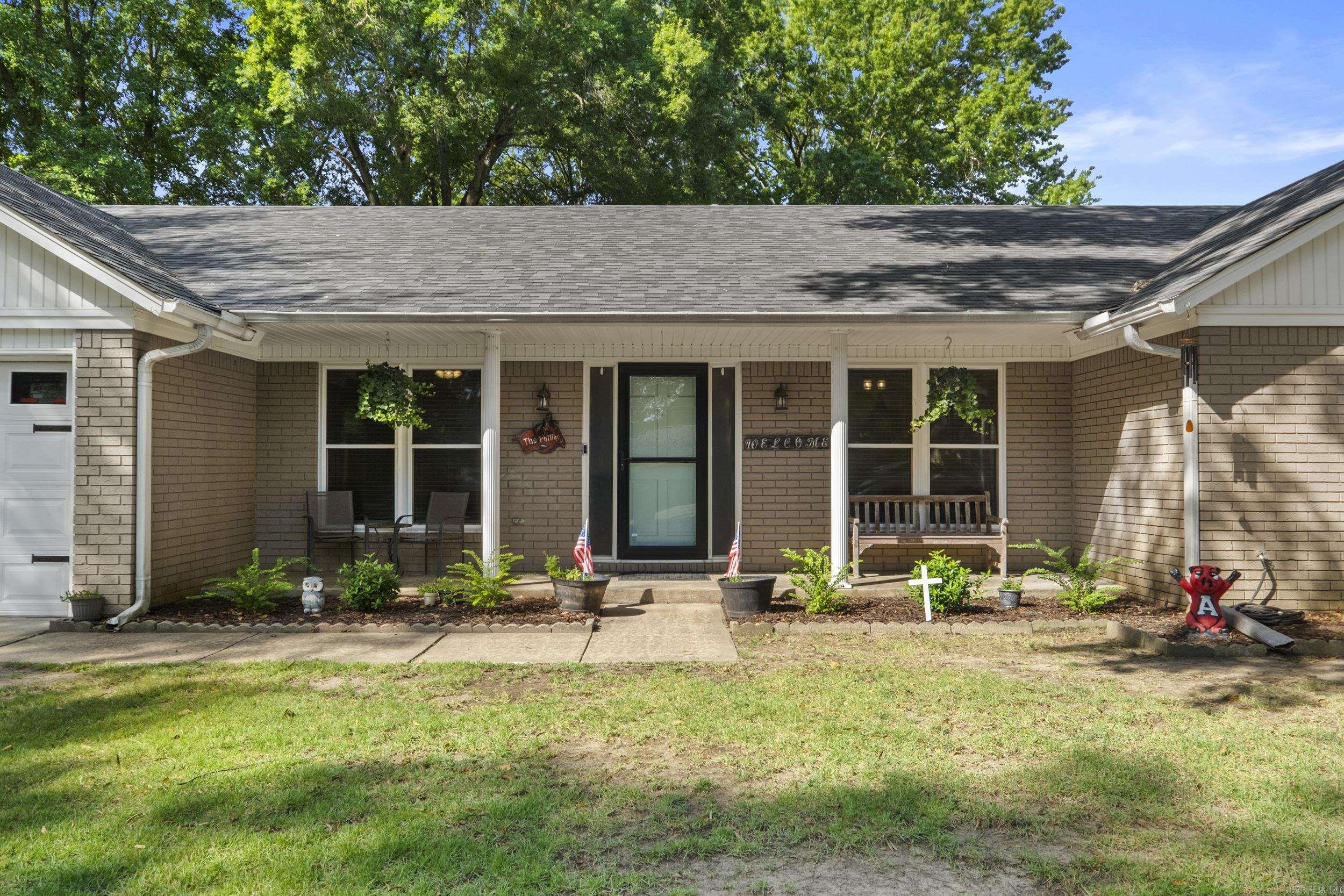 9 White Oak Drive Property Photo 4