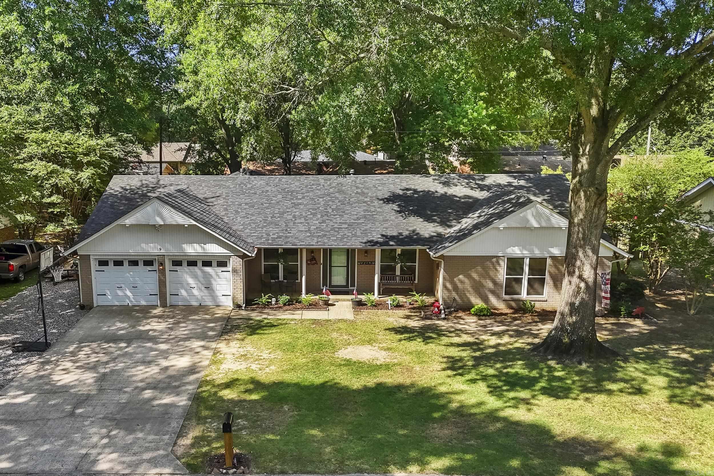 9 White Oak Drive Property Photo 5