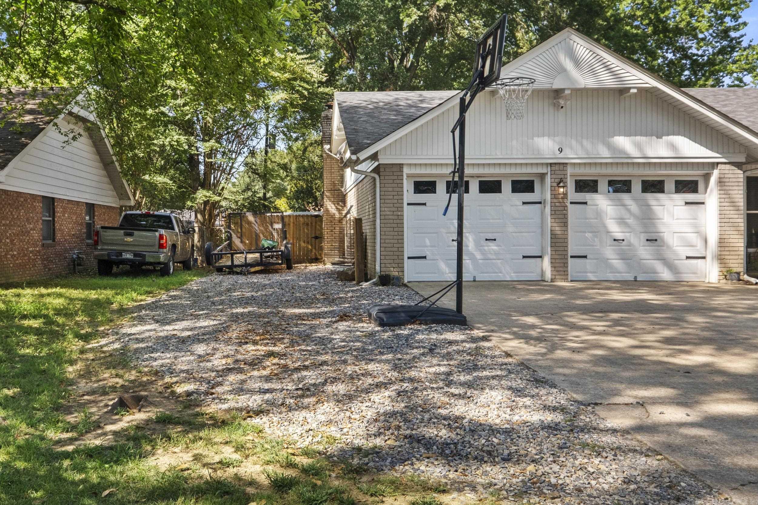 9 White Oak Drive Property Photo 6