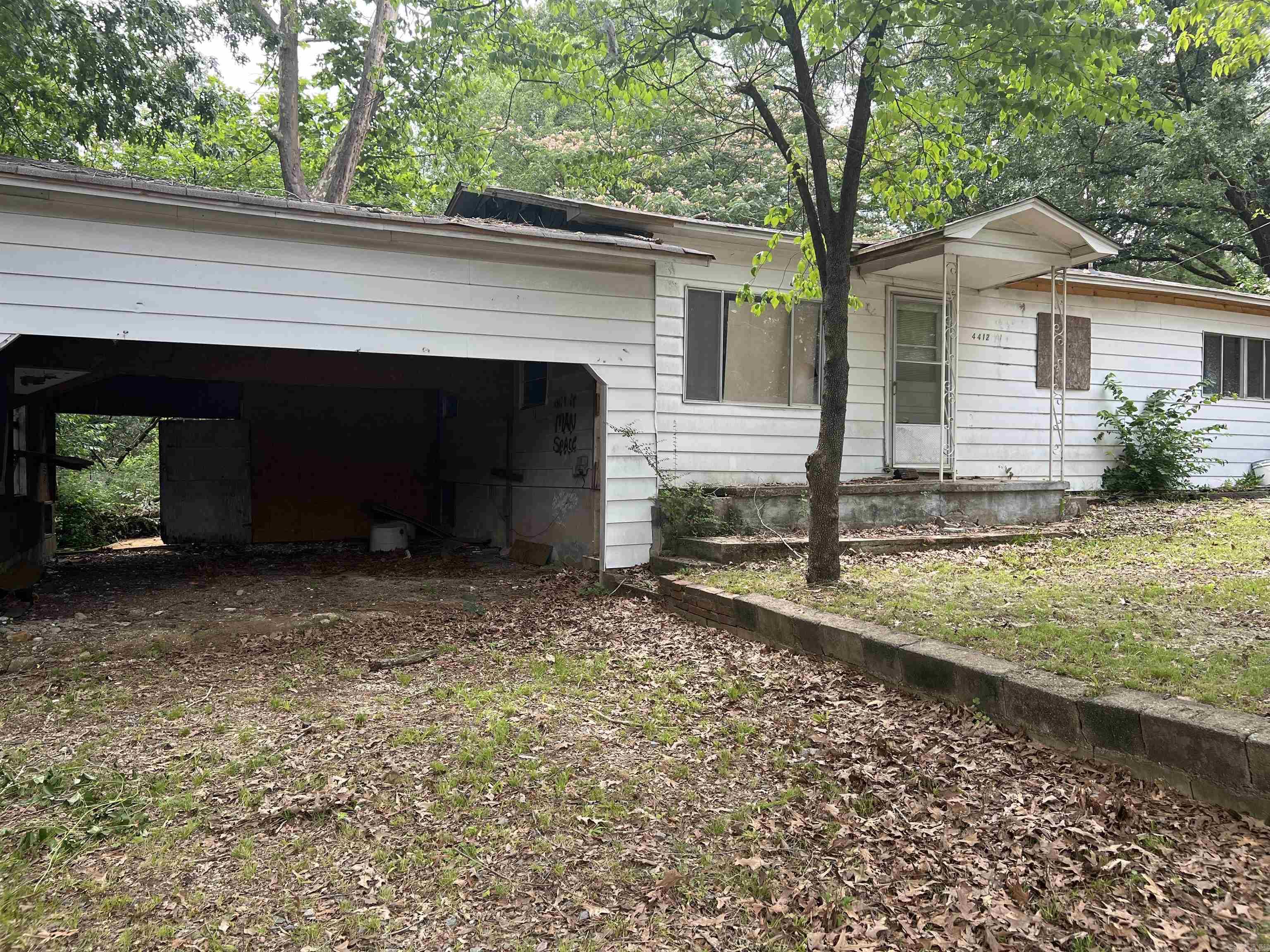 4412 Malloy St Property Photo 3