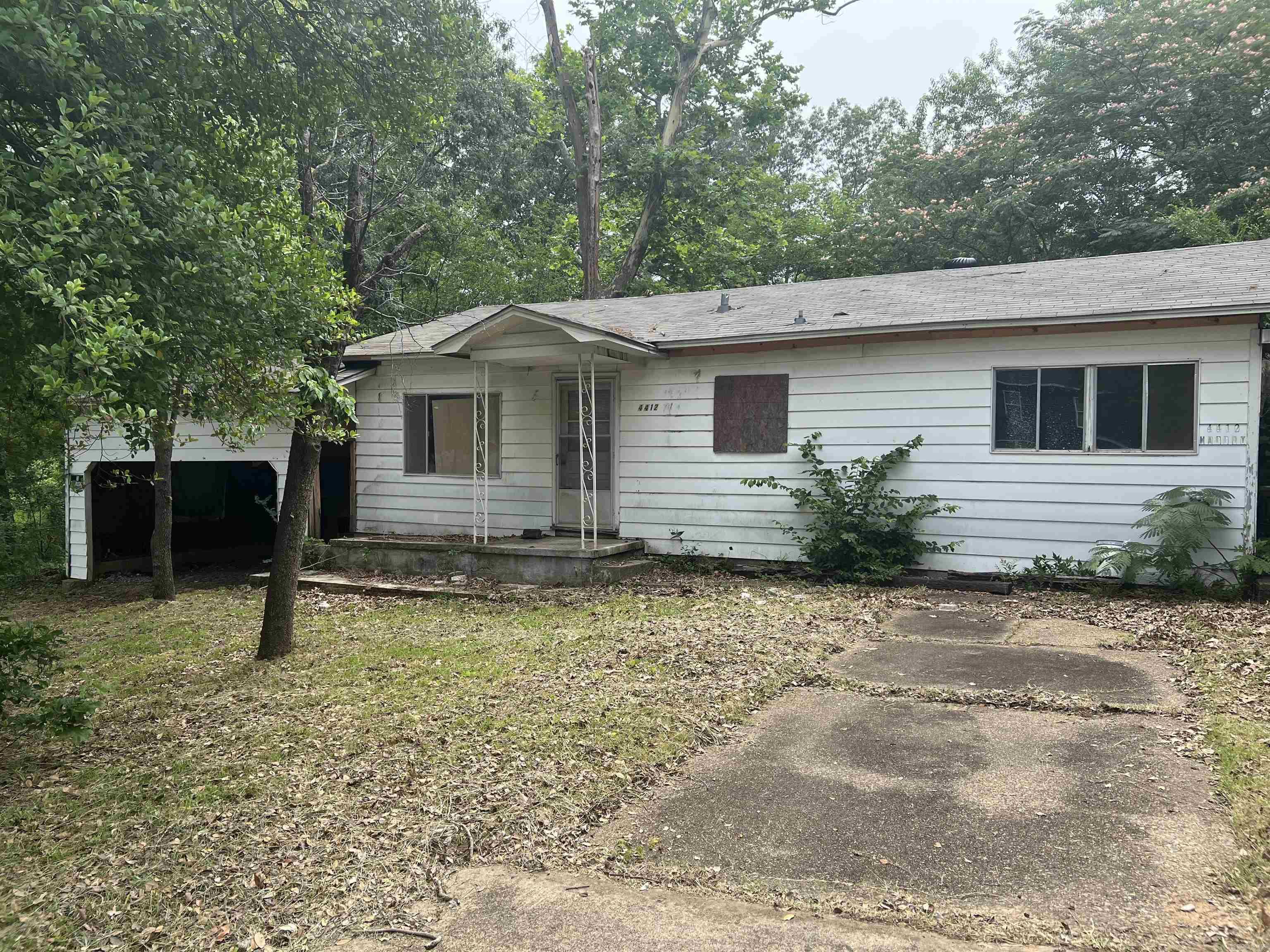 4412 Malloy St Property Photo 4