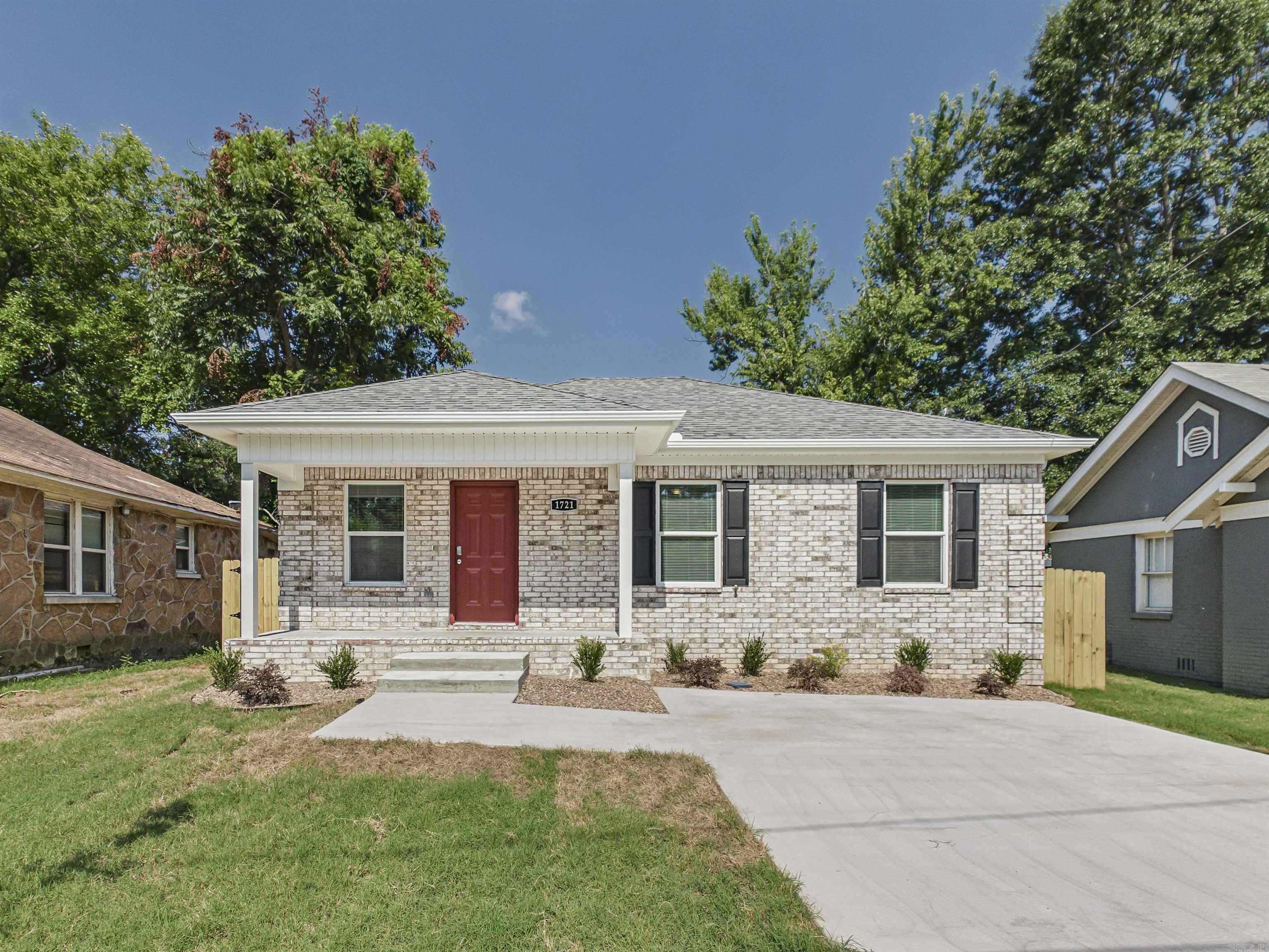 1721.5 Poplar St. Property Photo 2