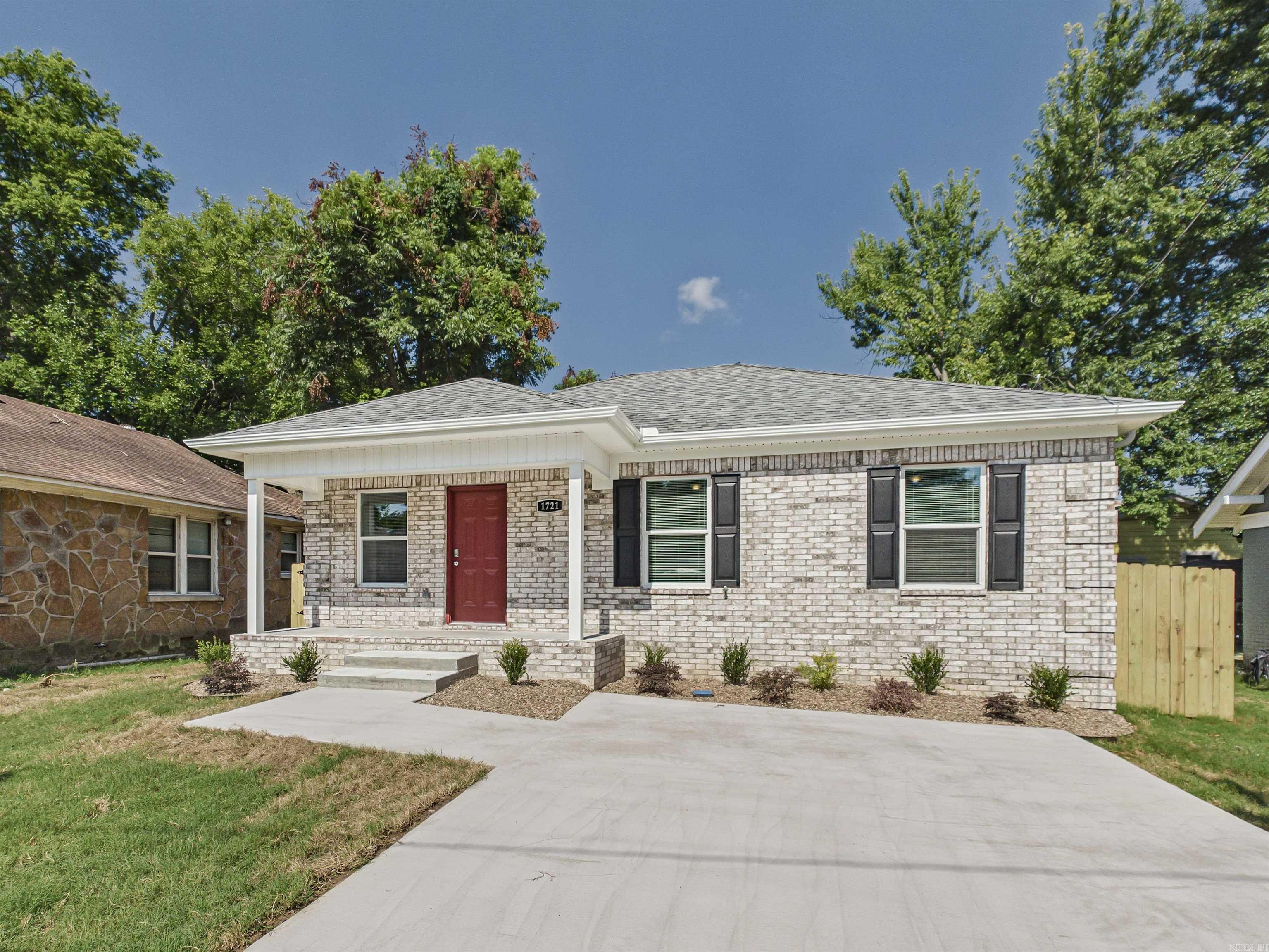 1721.5 Poplar St. Property Photo 3
