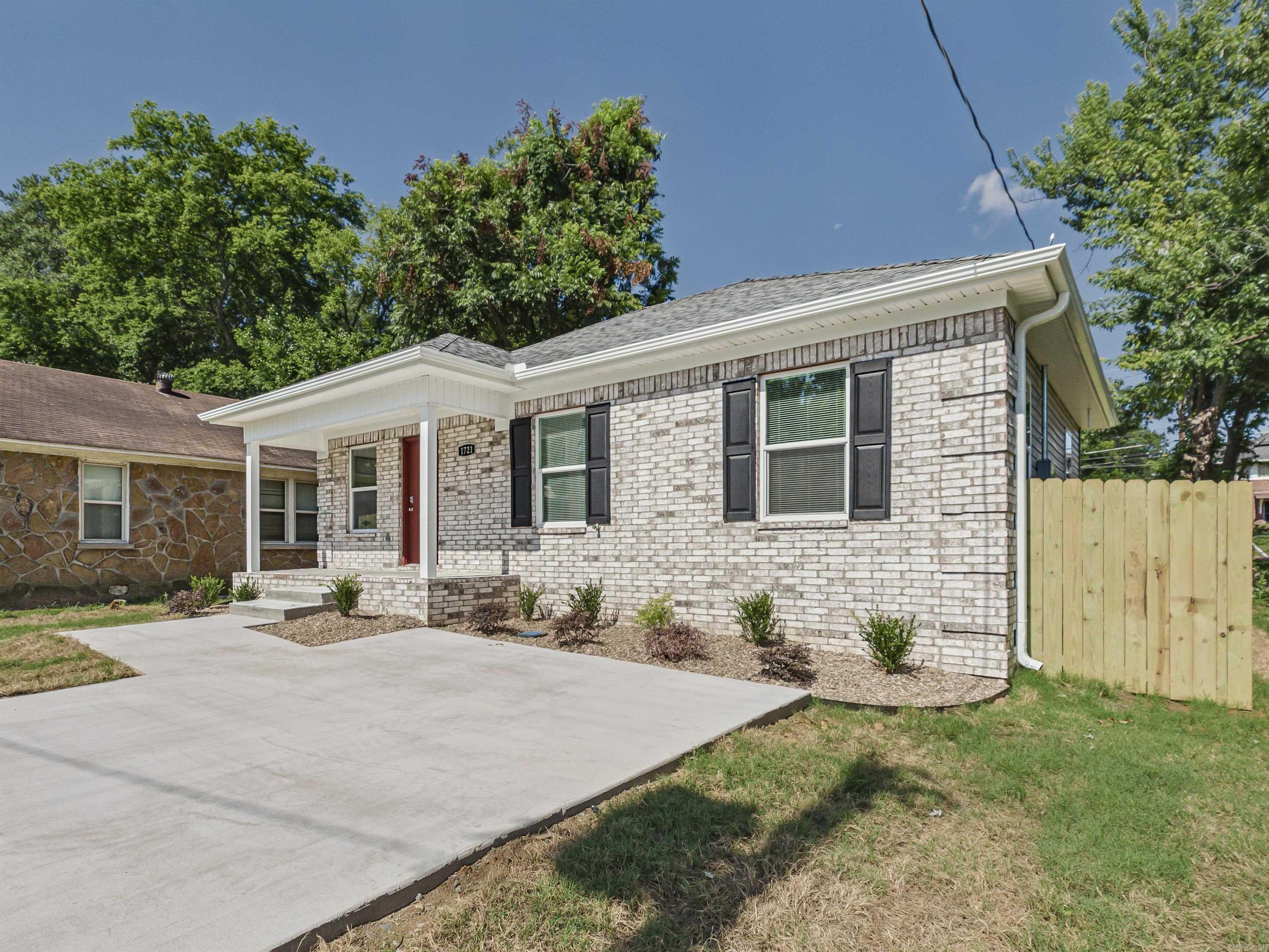 1721.5 Poplar St. Property Photo 6