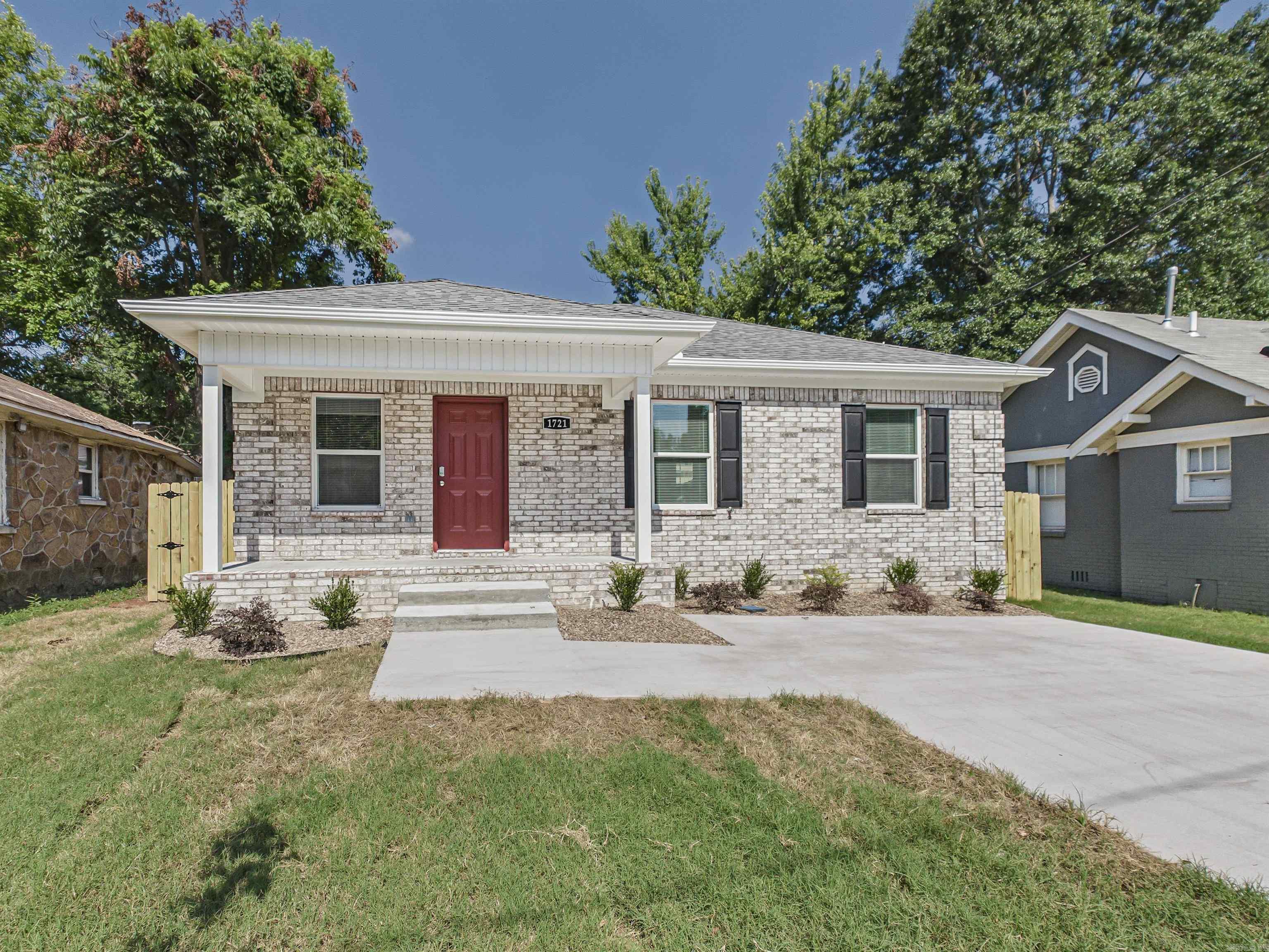 1721.5 Poplar St. Property Photo 8