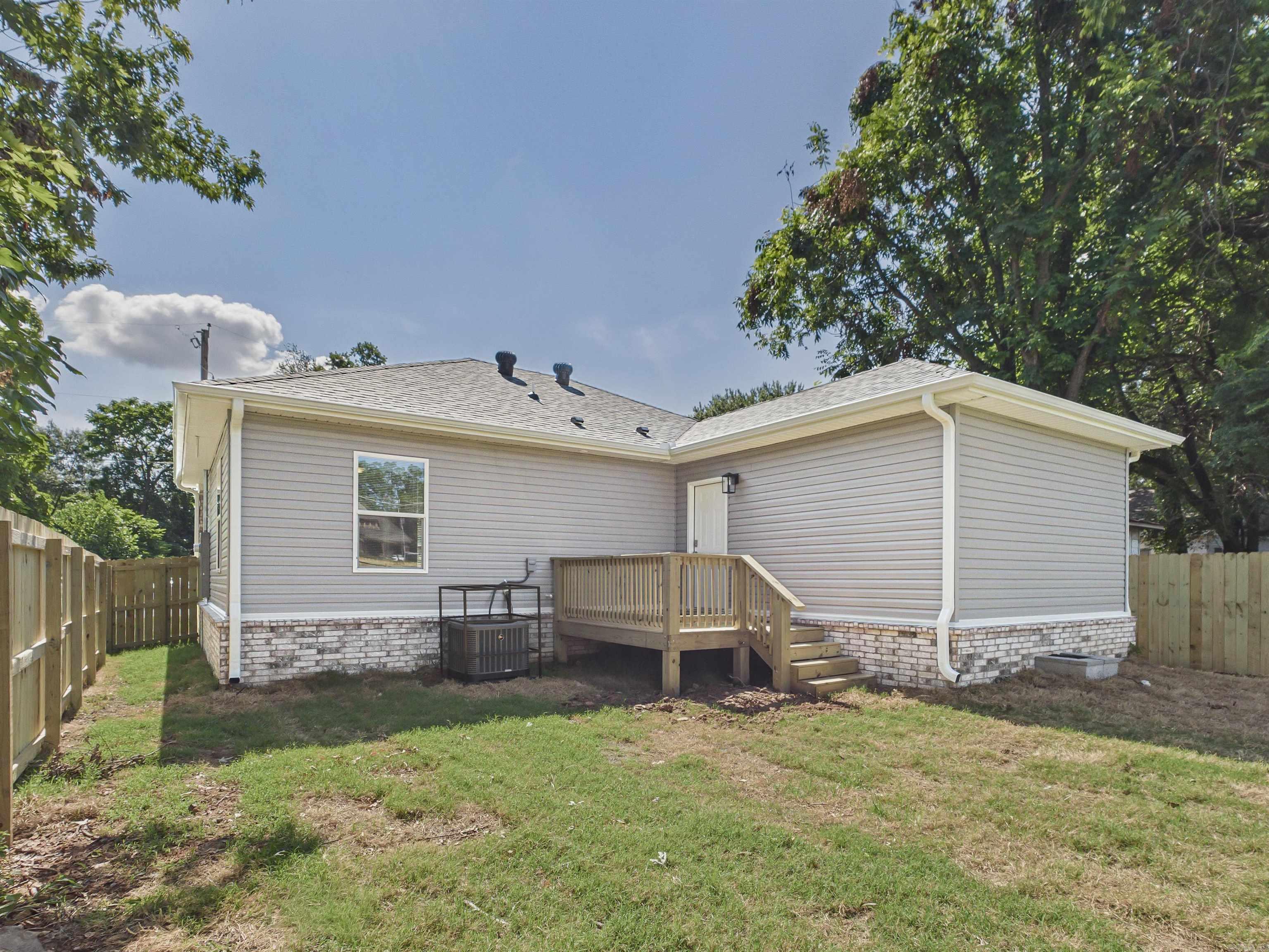 1721.5 Poplar St. Property Photo 12