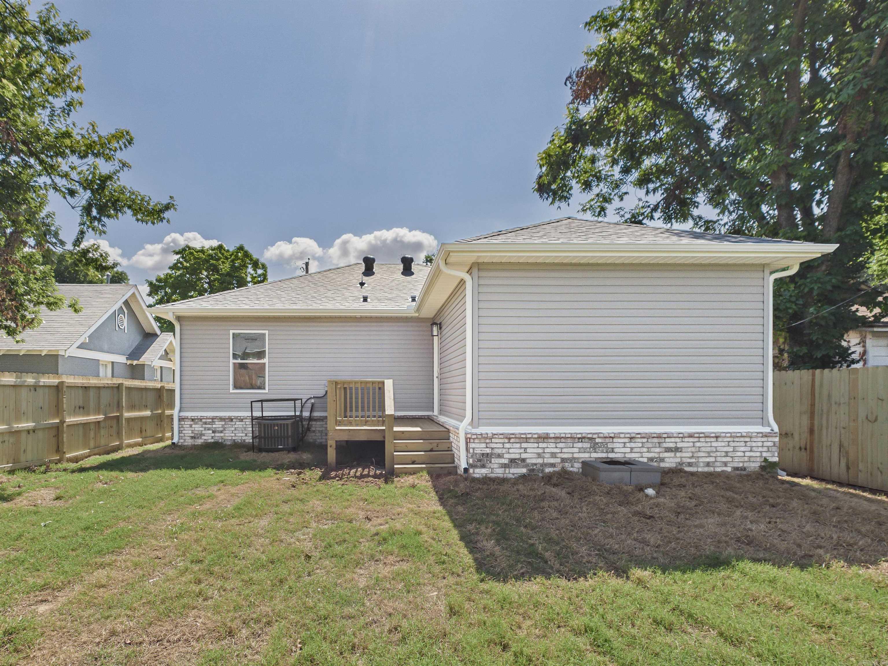 1721.5 Poplar St. Property Photo 13