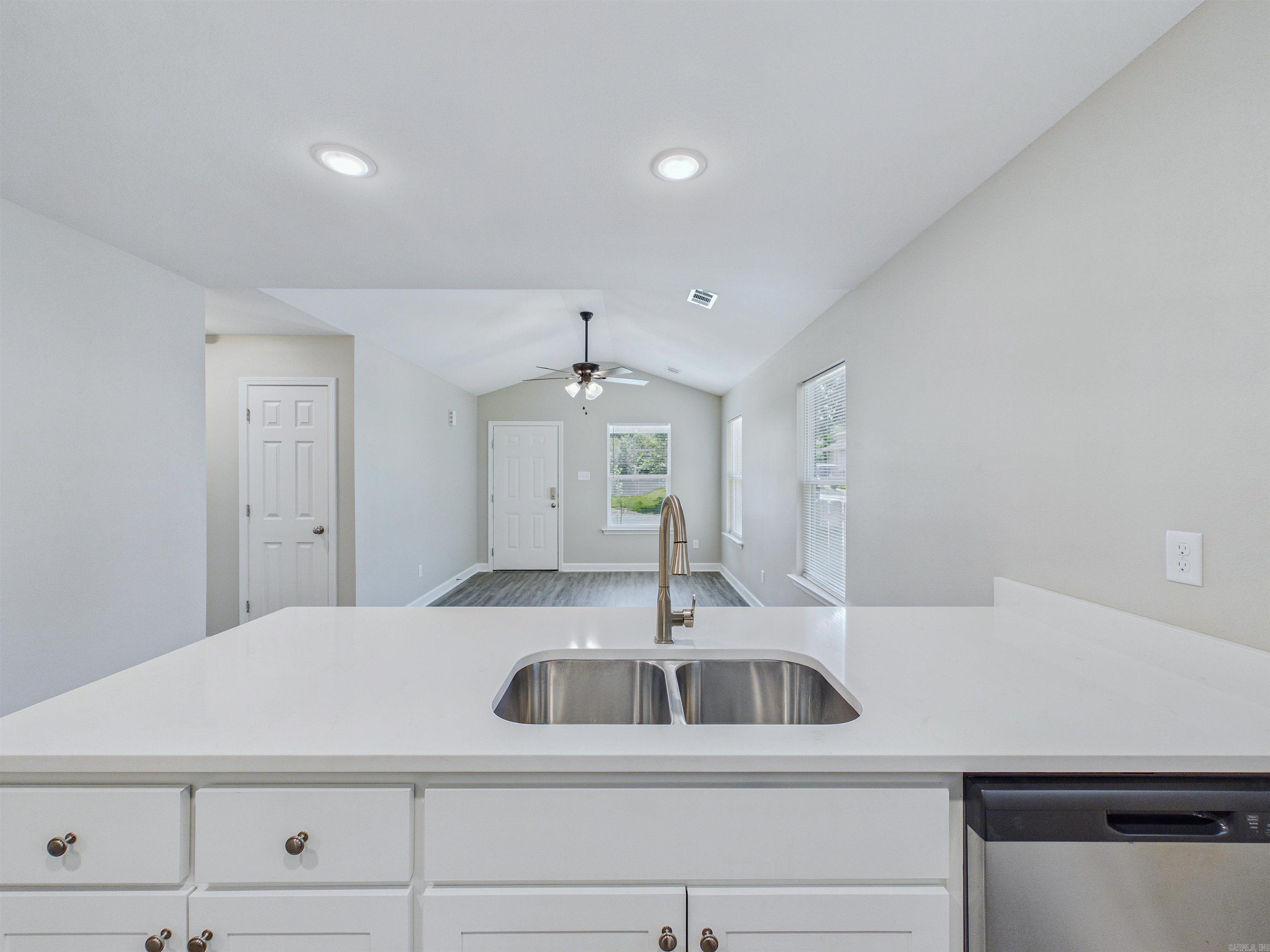 1721.5 Poplar St. Property Photo 19