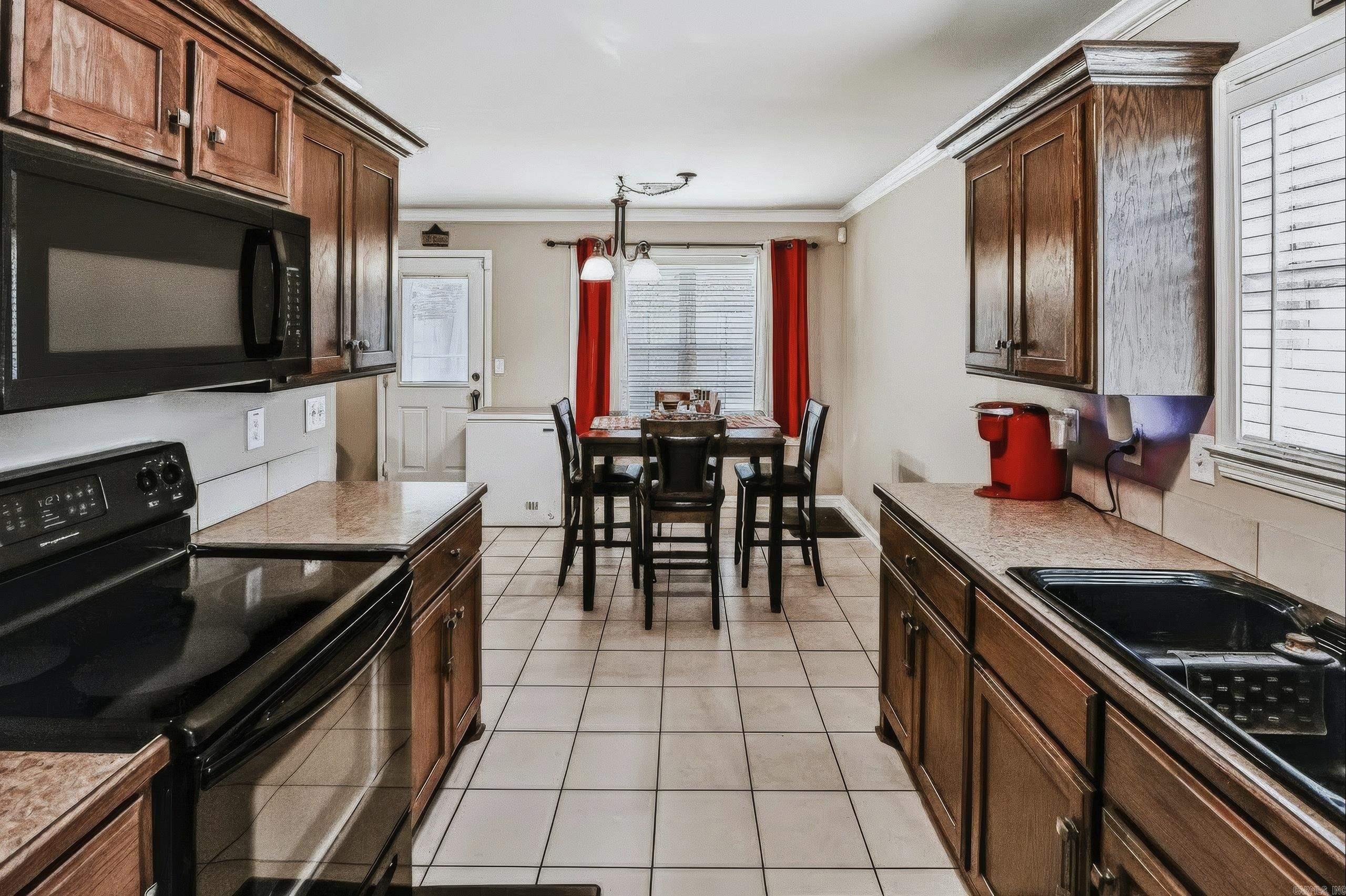 4008 Madrid Drive Property Photo 6