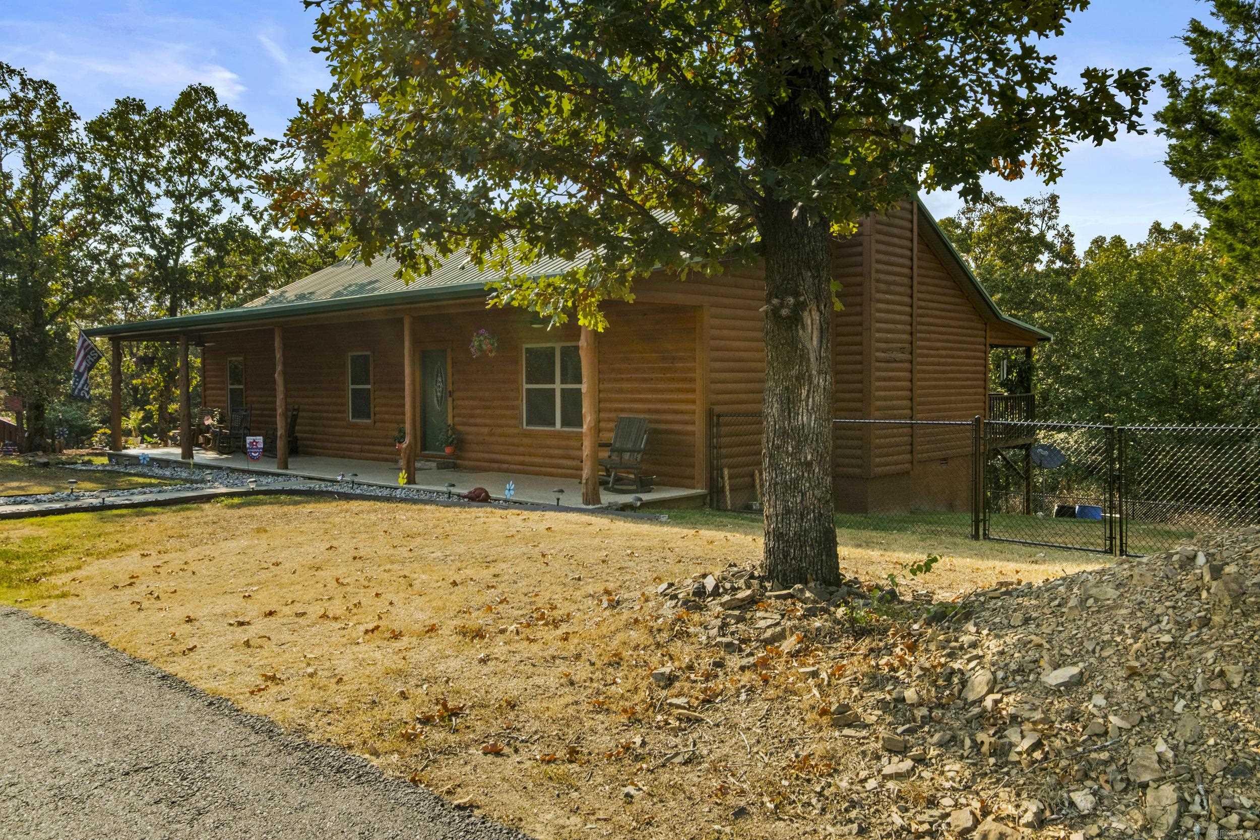 26033057 Property Photo 3