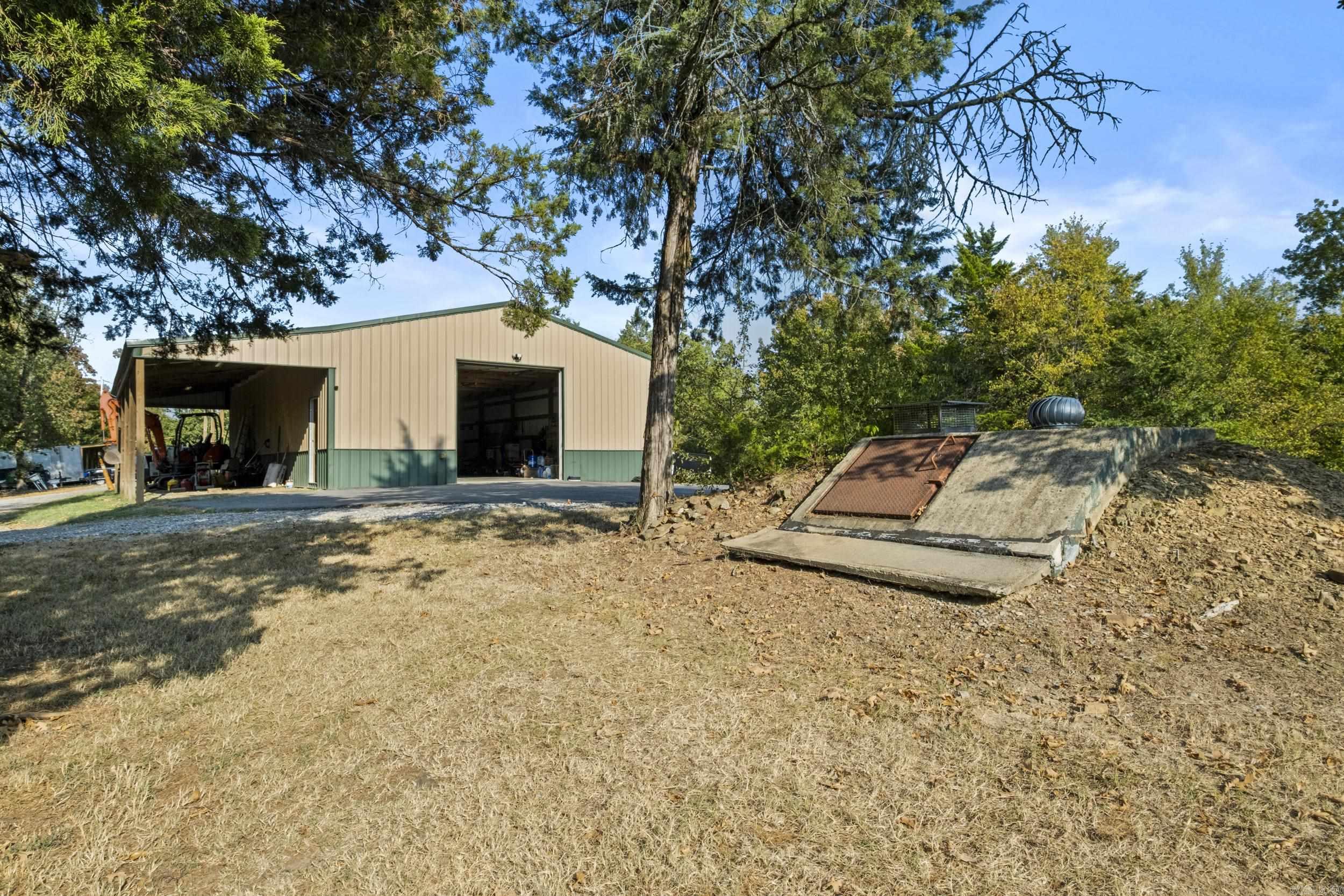 26033057 Property Photo 6