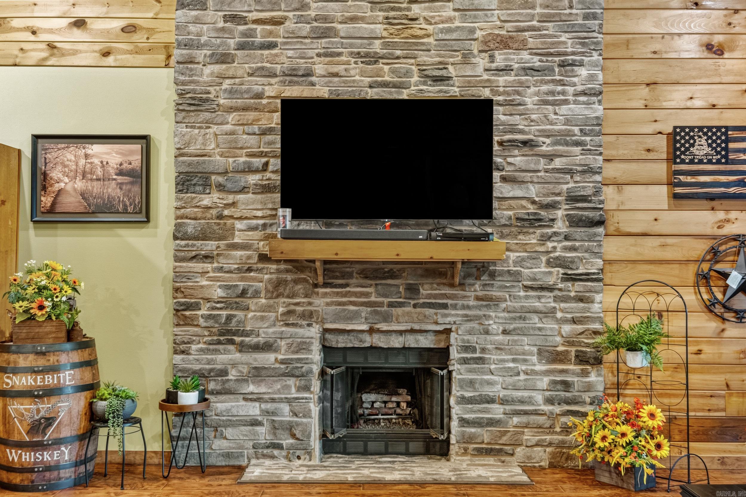 26033057 Property Photo 13