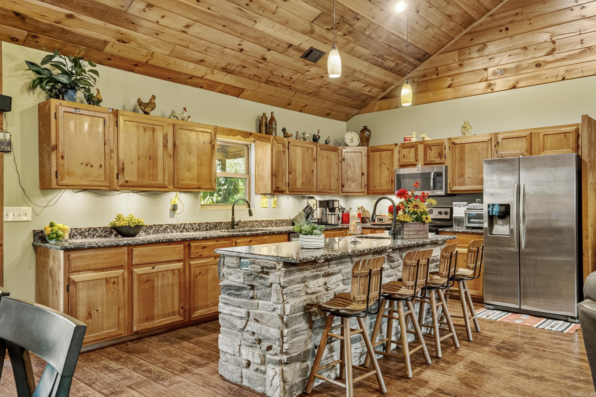 26033057 Property Photo 14