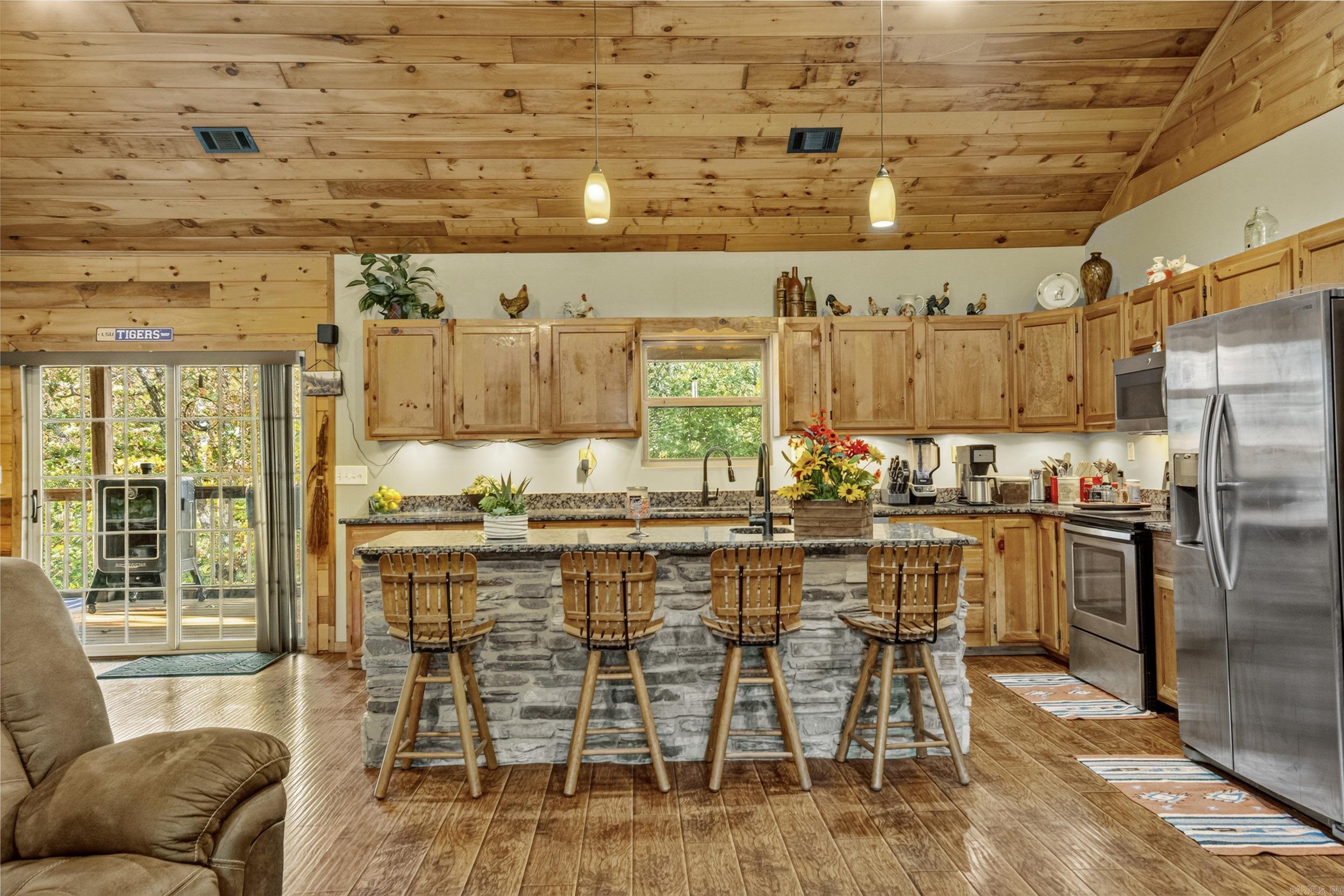 26033057 Property Photo 15