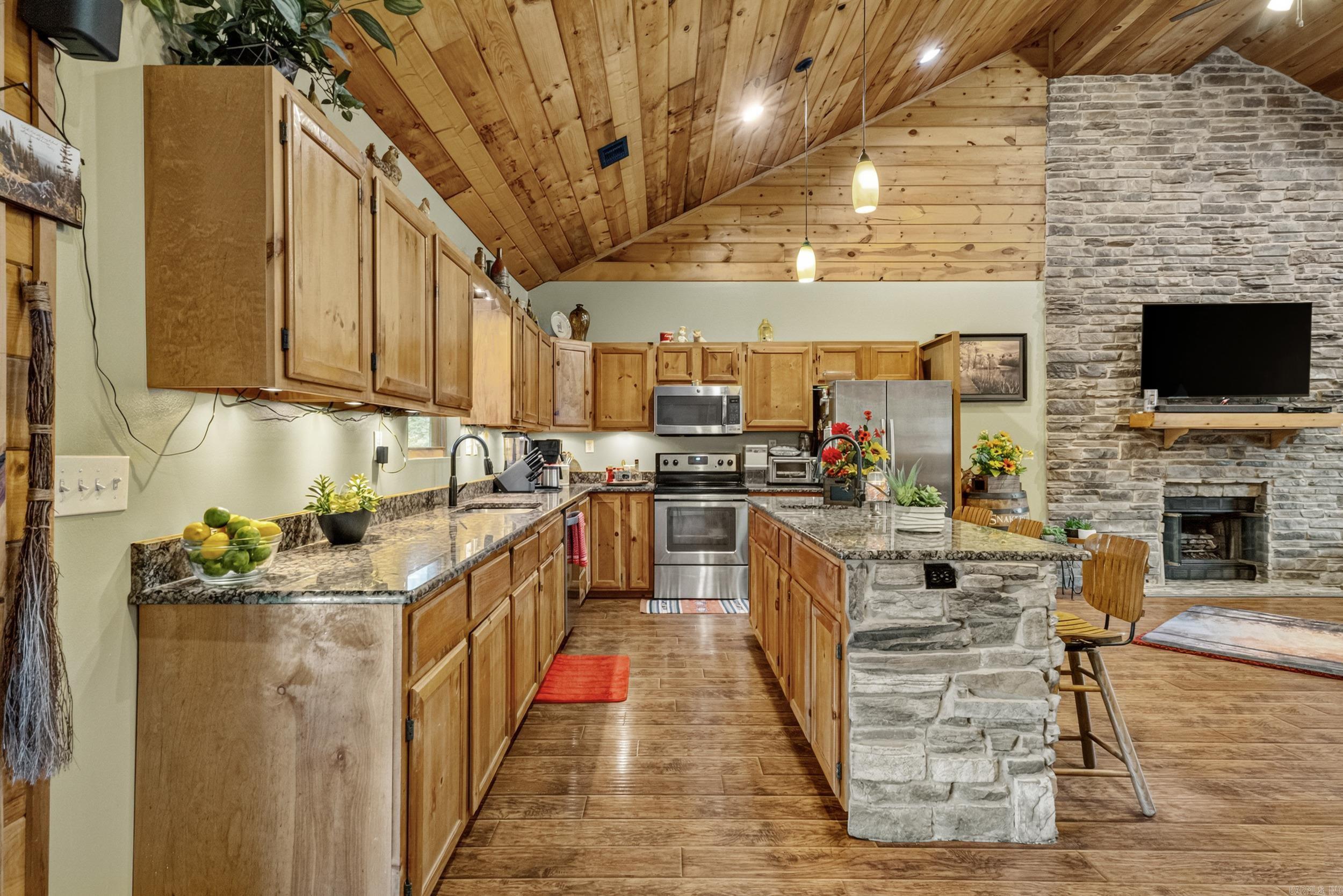 26033057 Property Photo 17