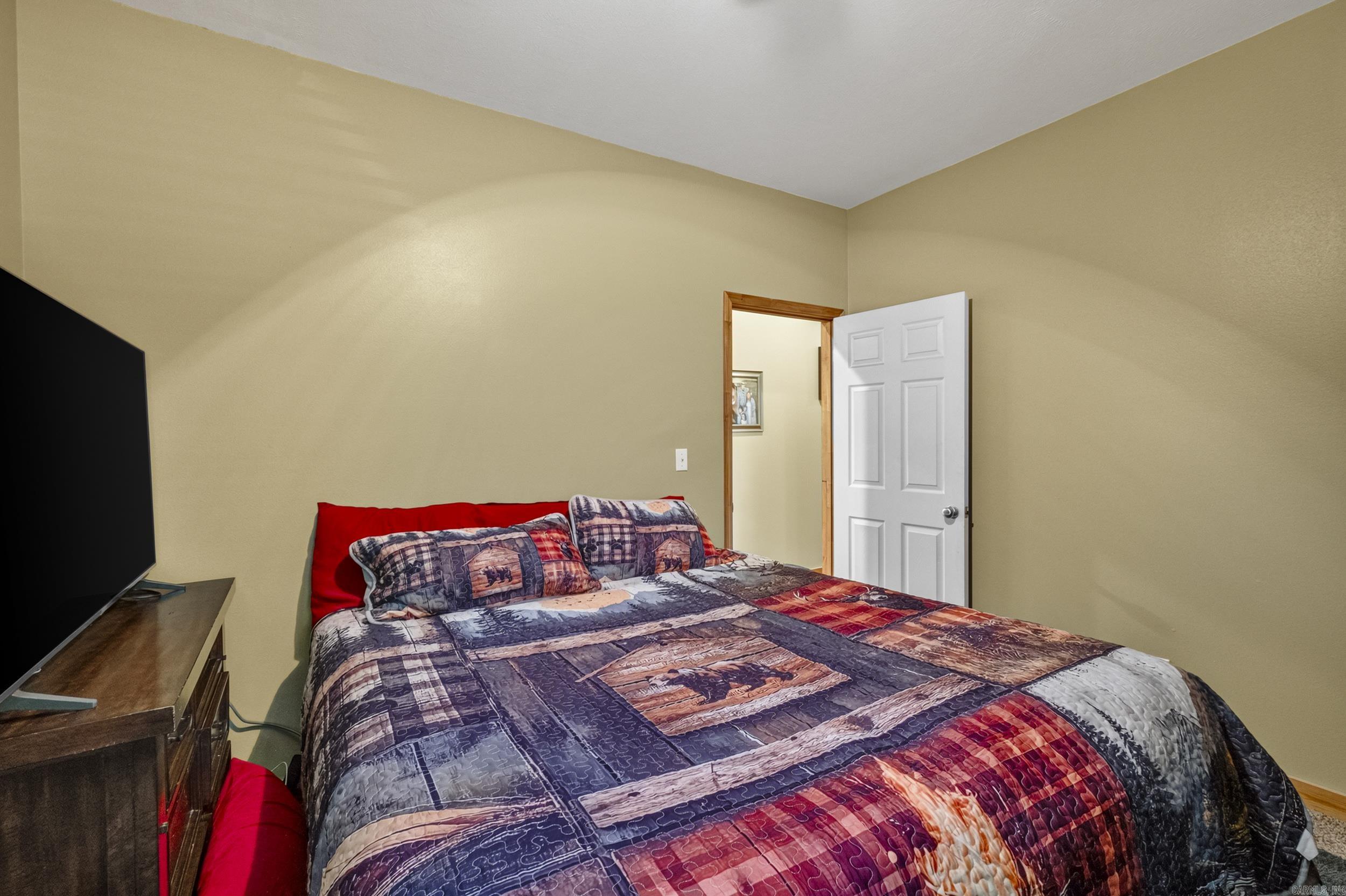 26033057 Property Photo 25