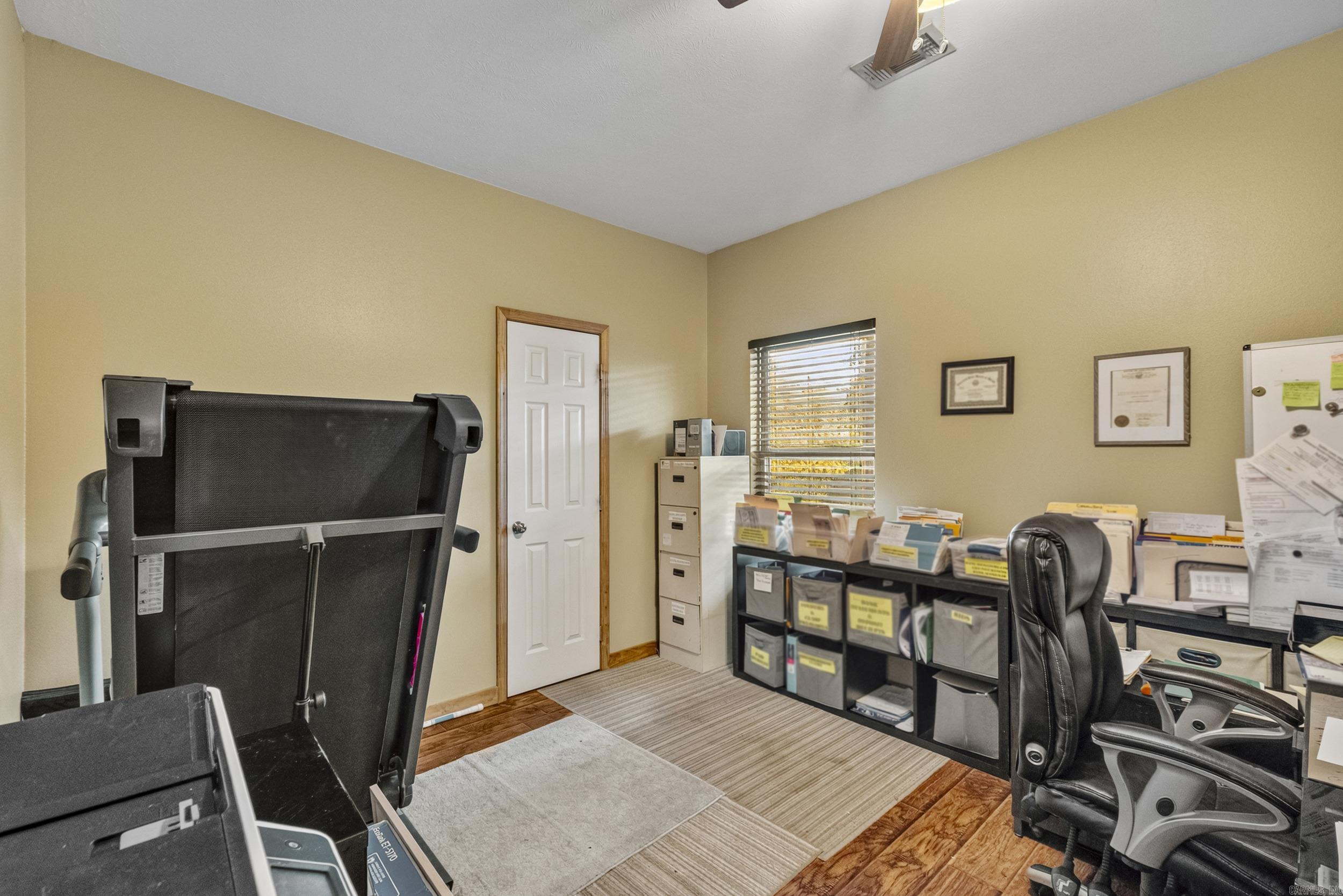26033057 Property Photo 27