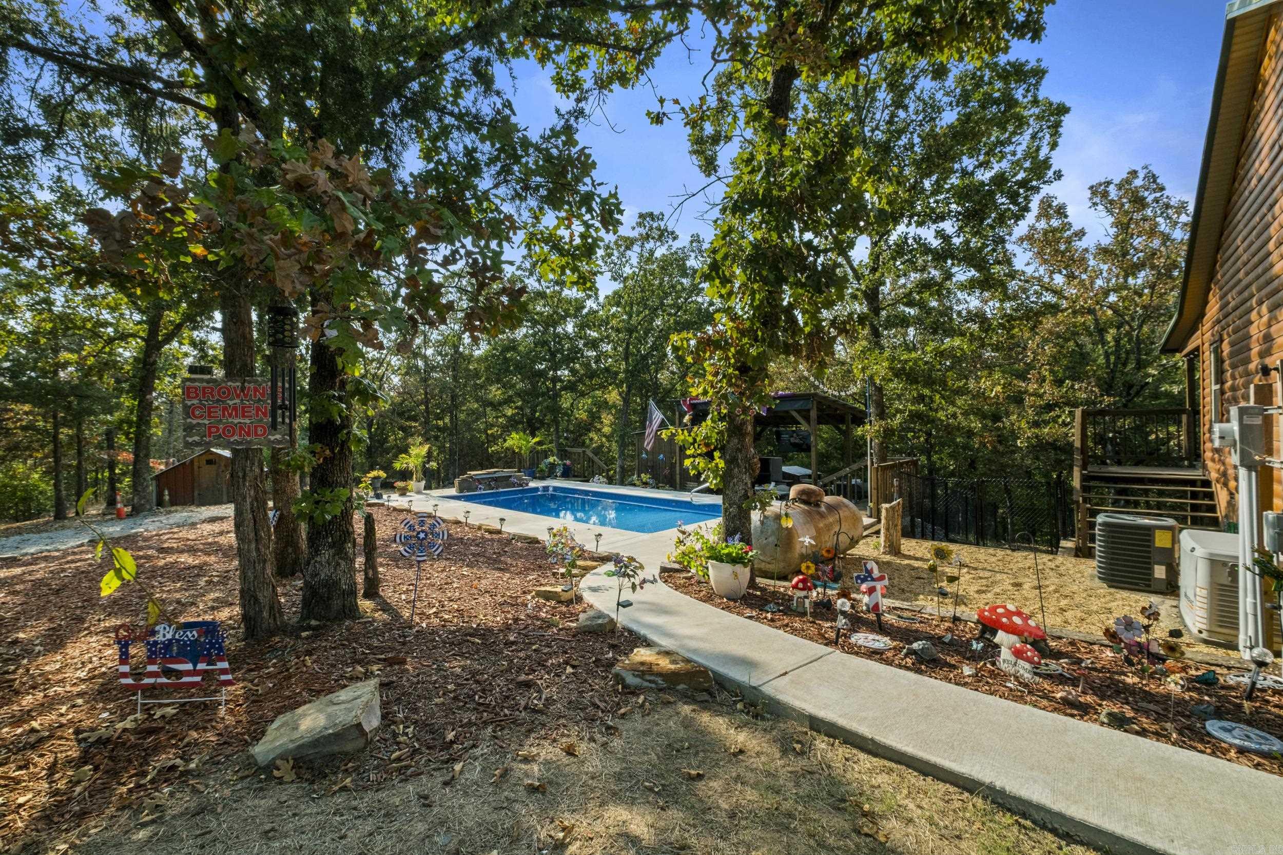 26033057 Property Photo 30