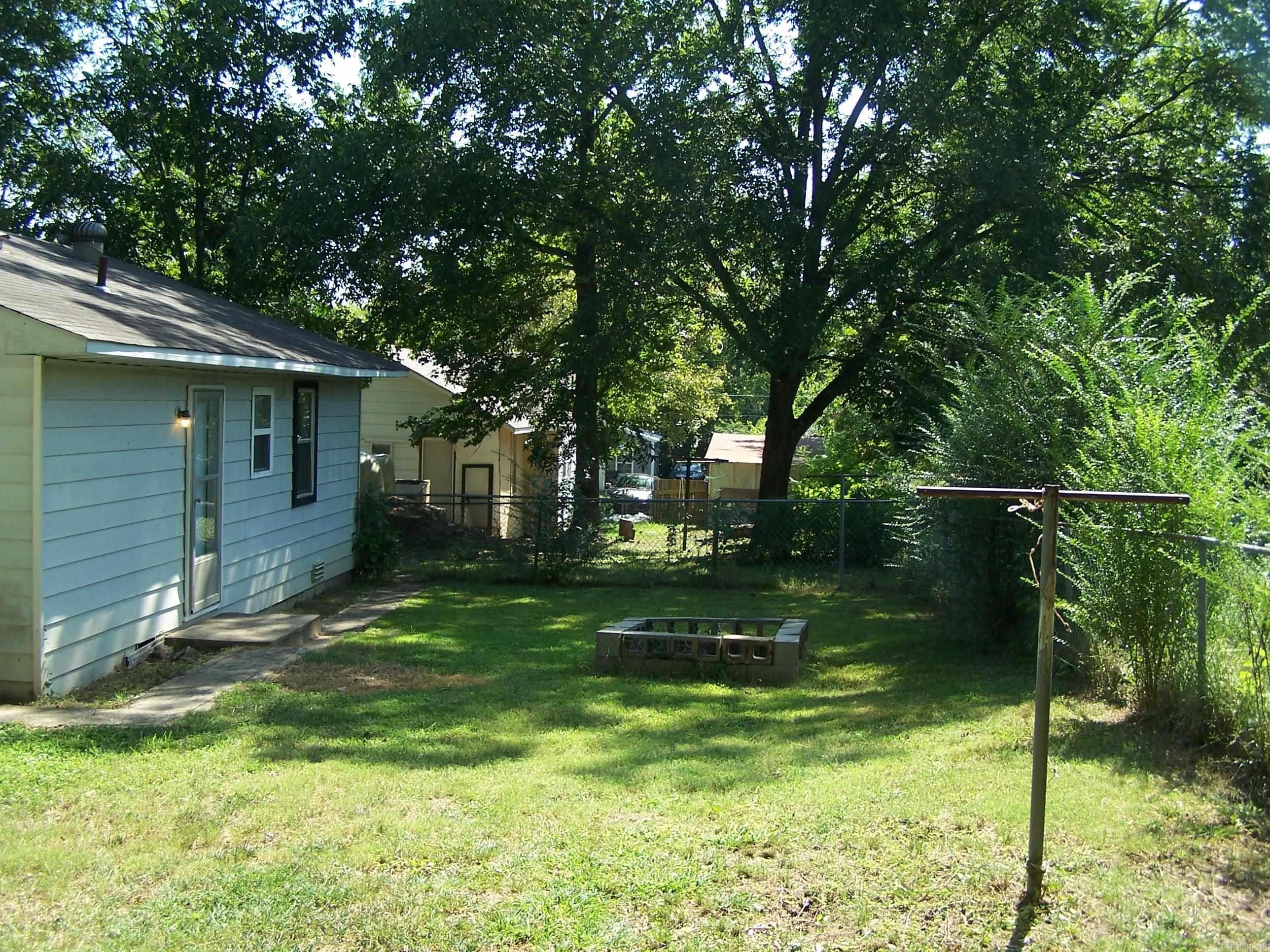 709 Fraser Property Photo 5