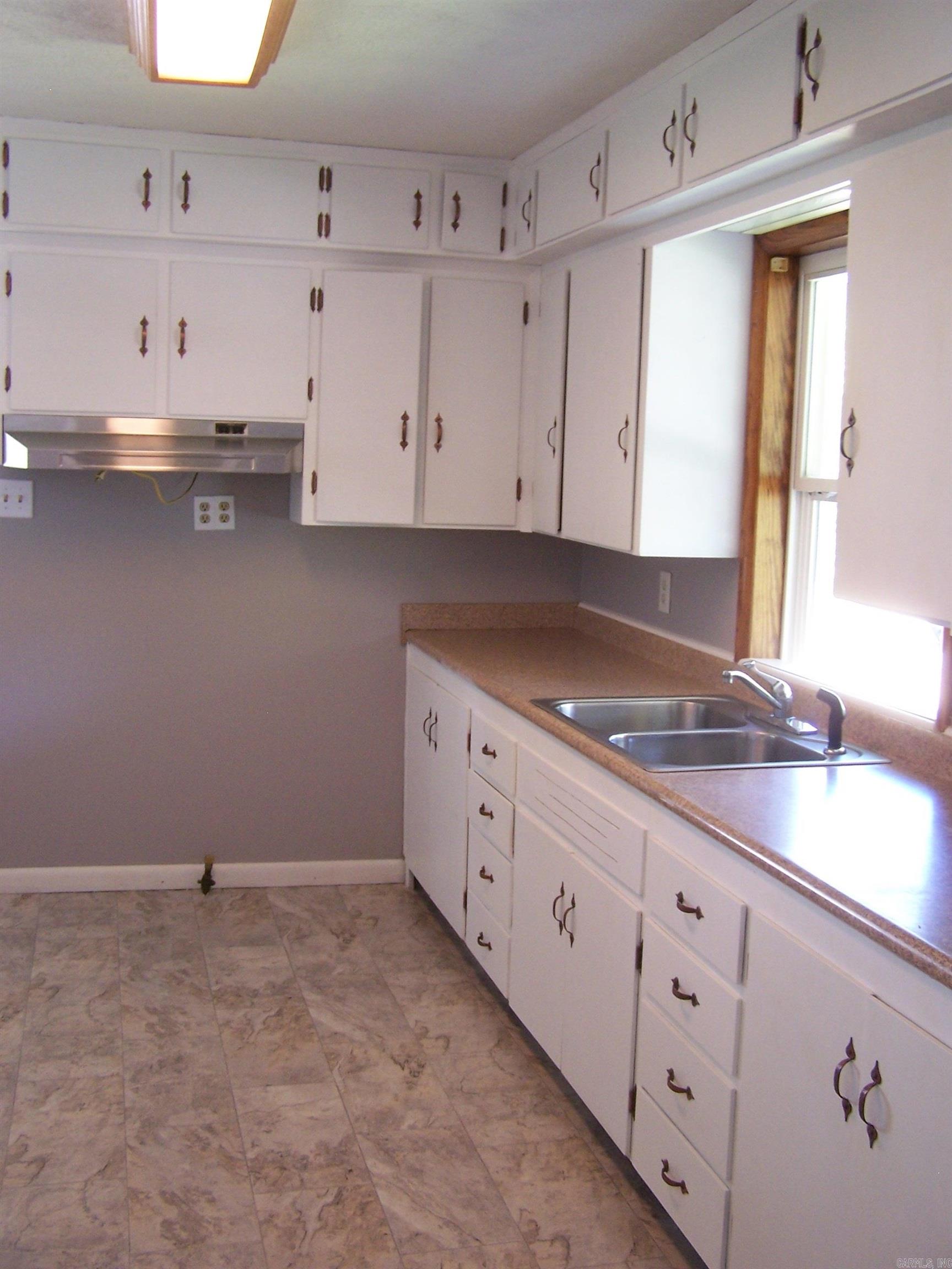 709 Fraser Property Photo 9