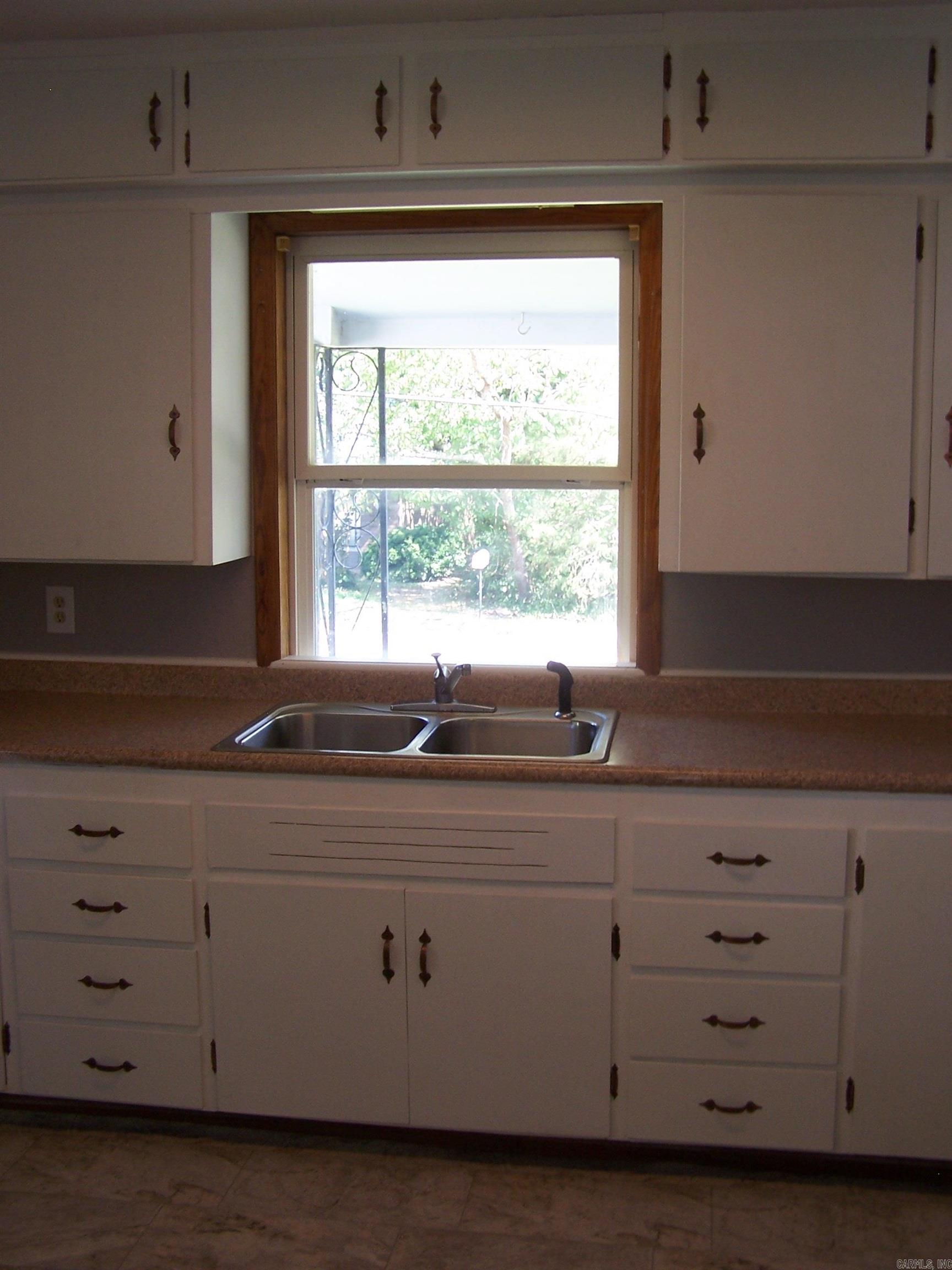 709 Fraser Property Photo 10