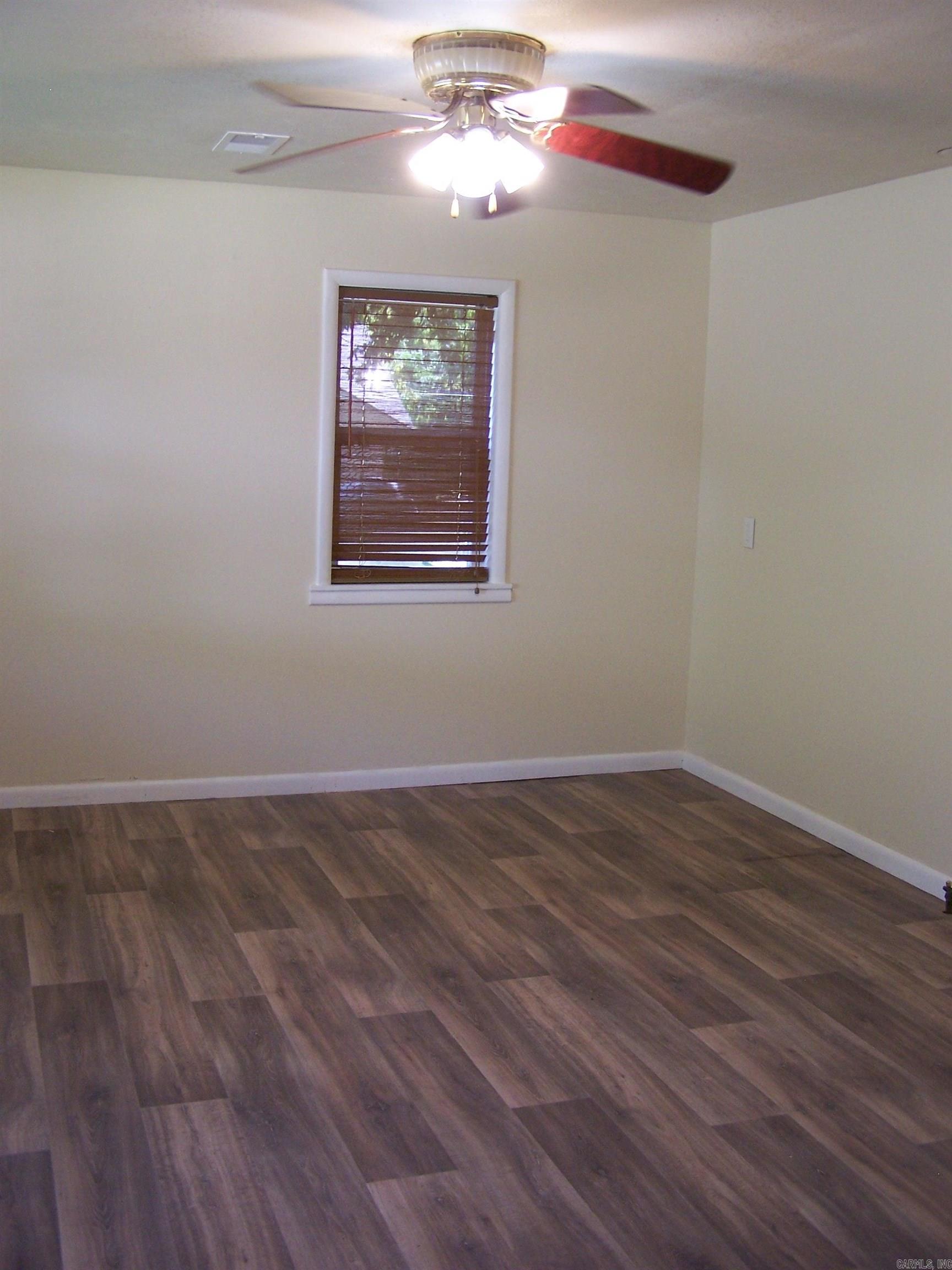 709 Fraser Property Photo 12