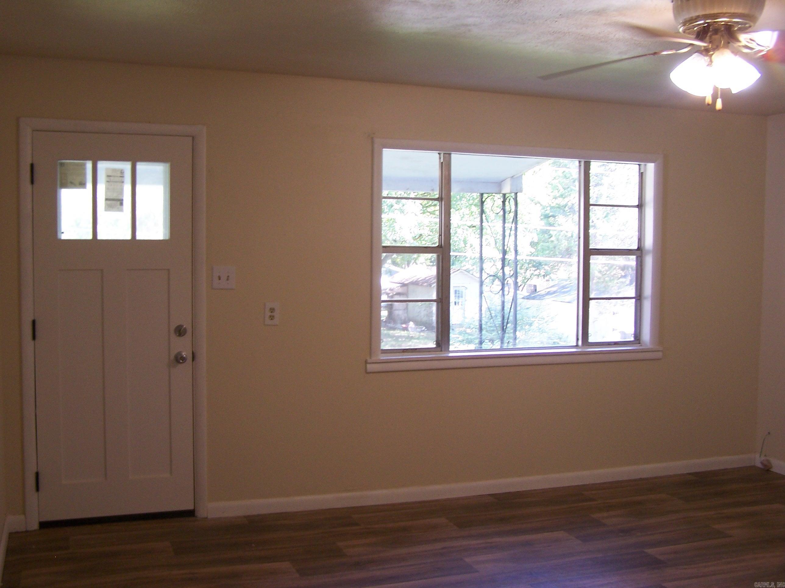 709 Fraser Property Photo 13