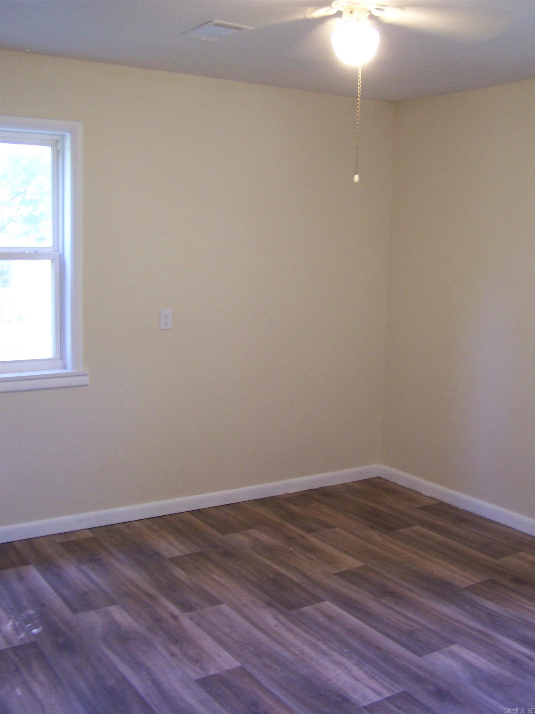 709 Fraser Property Photo 18