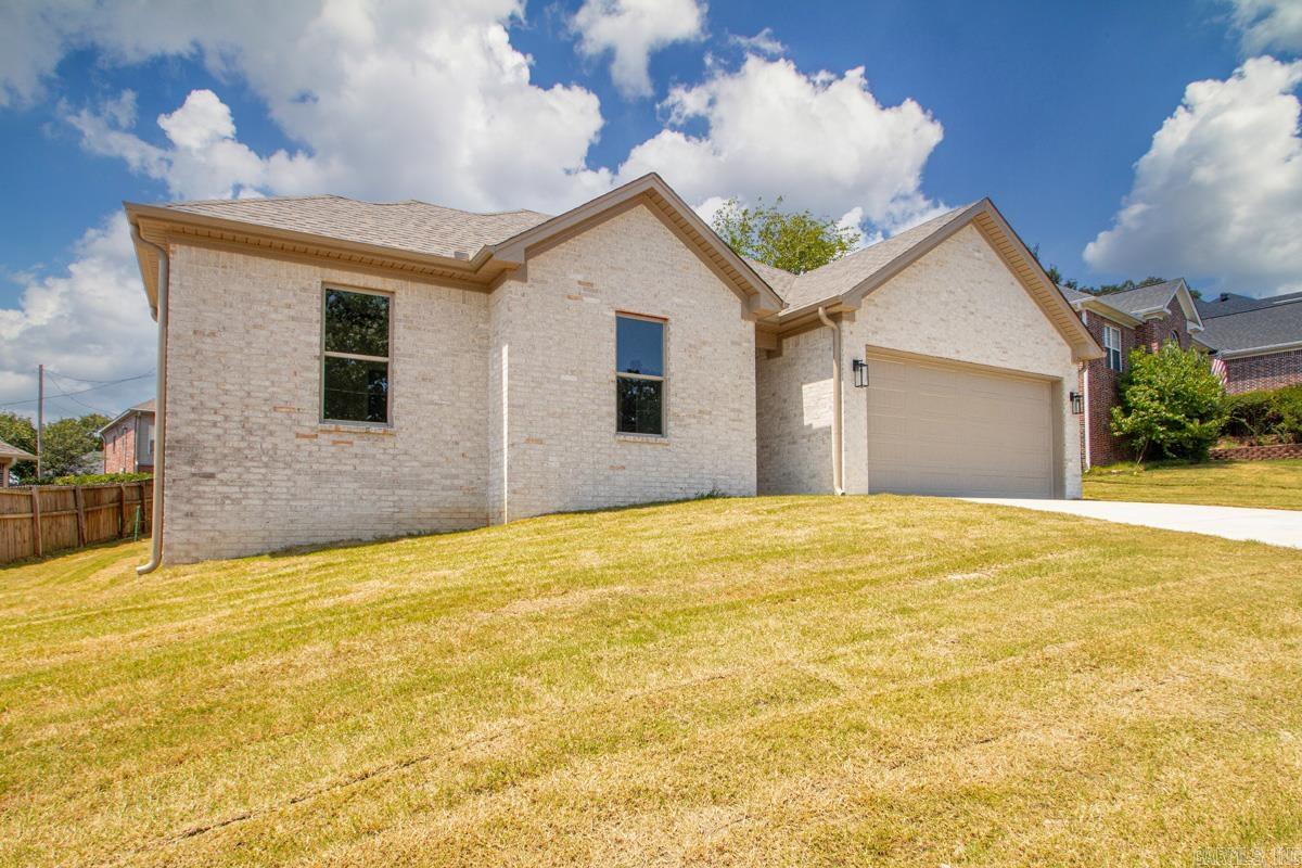 1816 Hidden Creek Drive Property Photo 3