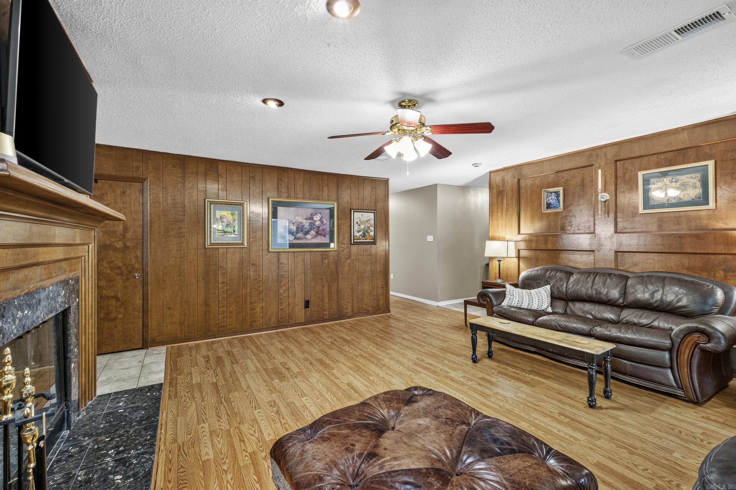 6 Beaconsfield Court Property Photo 11