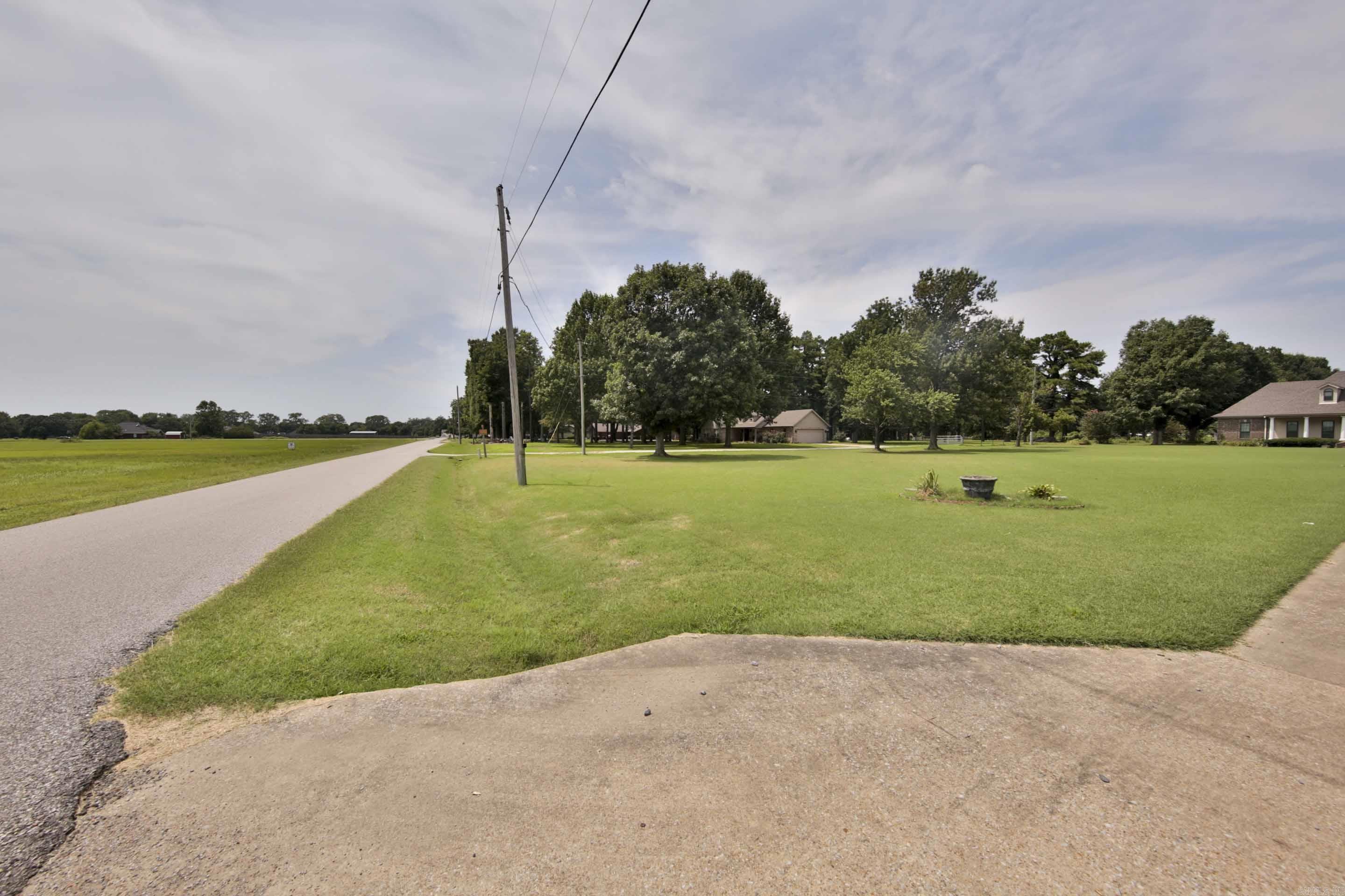 142 Neal Road Property Photo 5