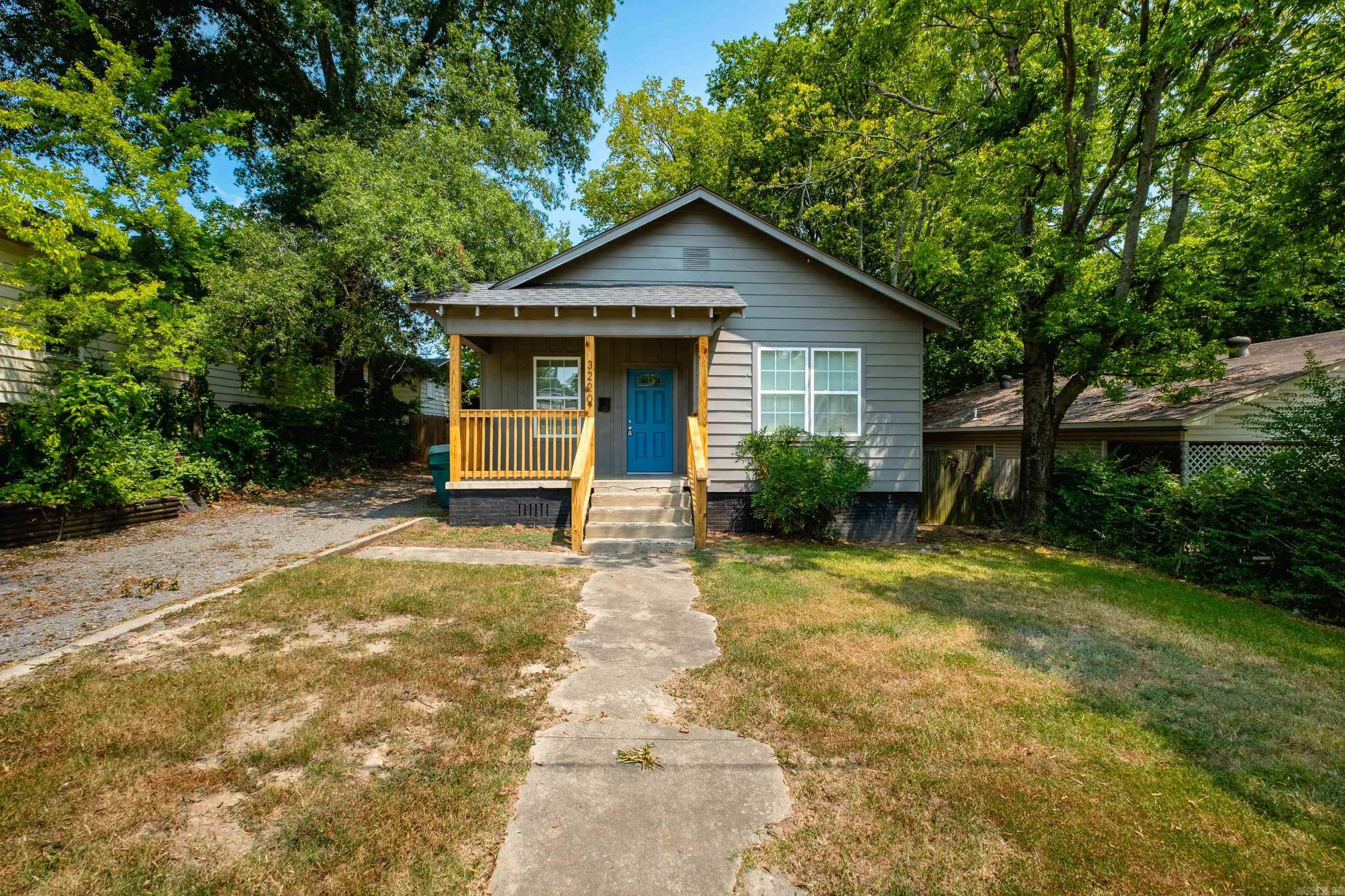 3220 Lamar Street