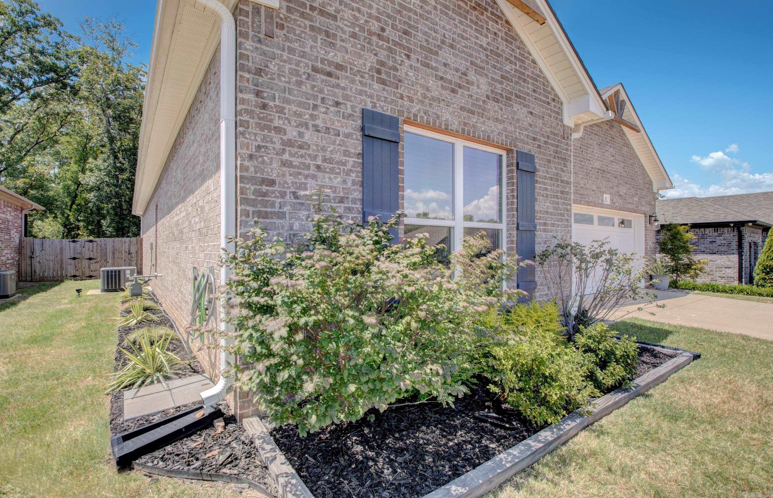 13 Hanna Loop Property Photo 5