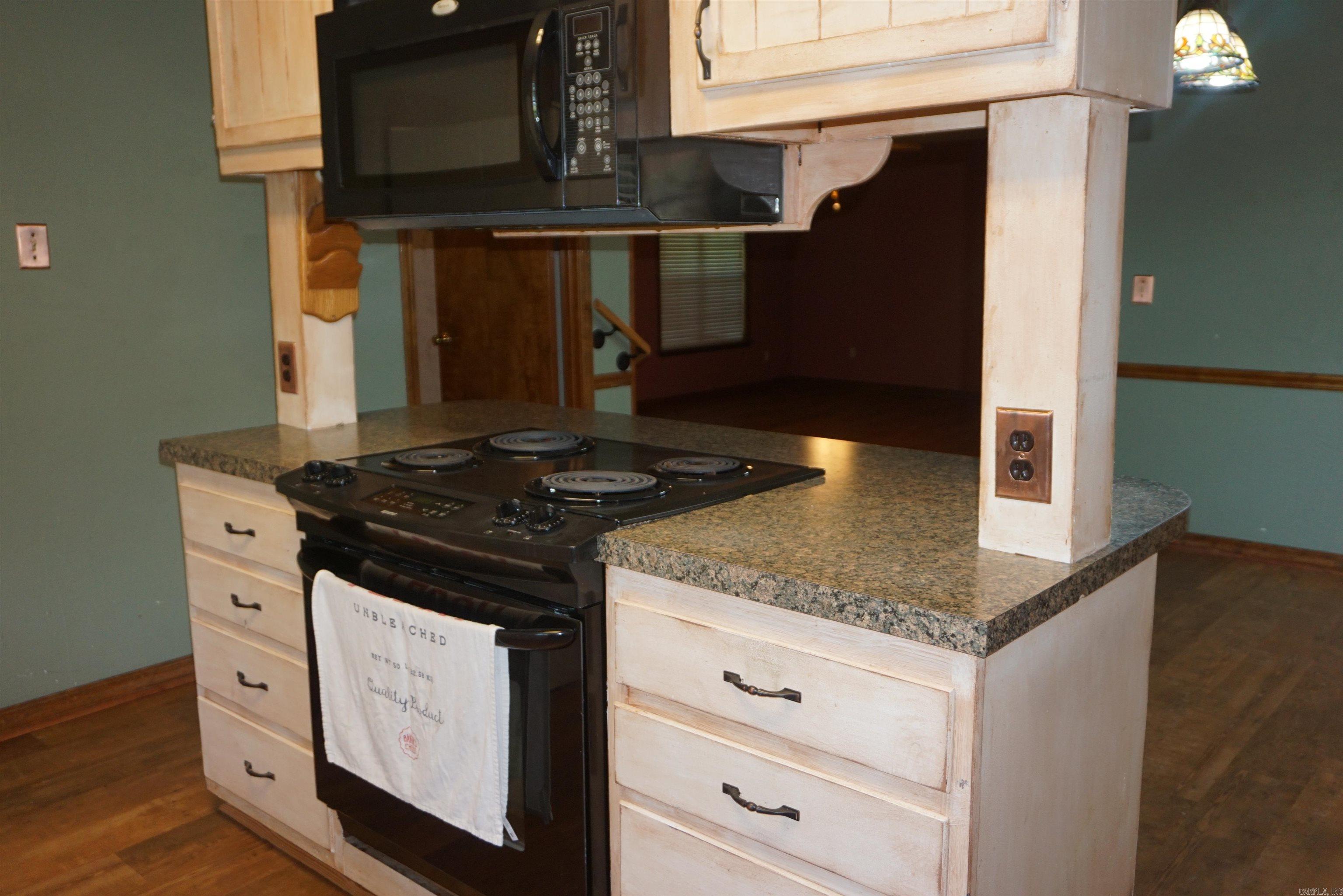 3140 Hwy 157 Property Photo 6