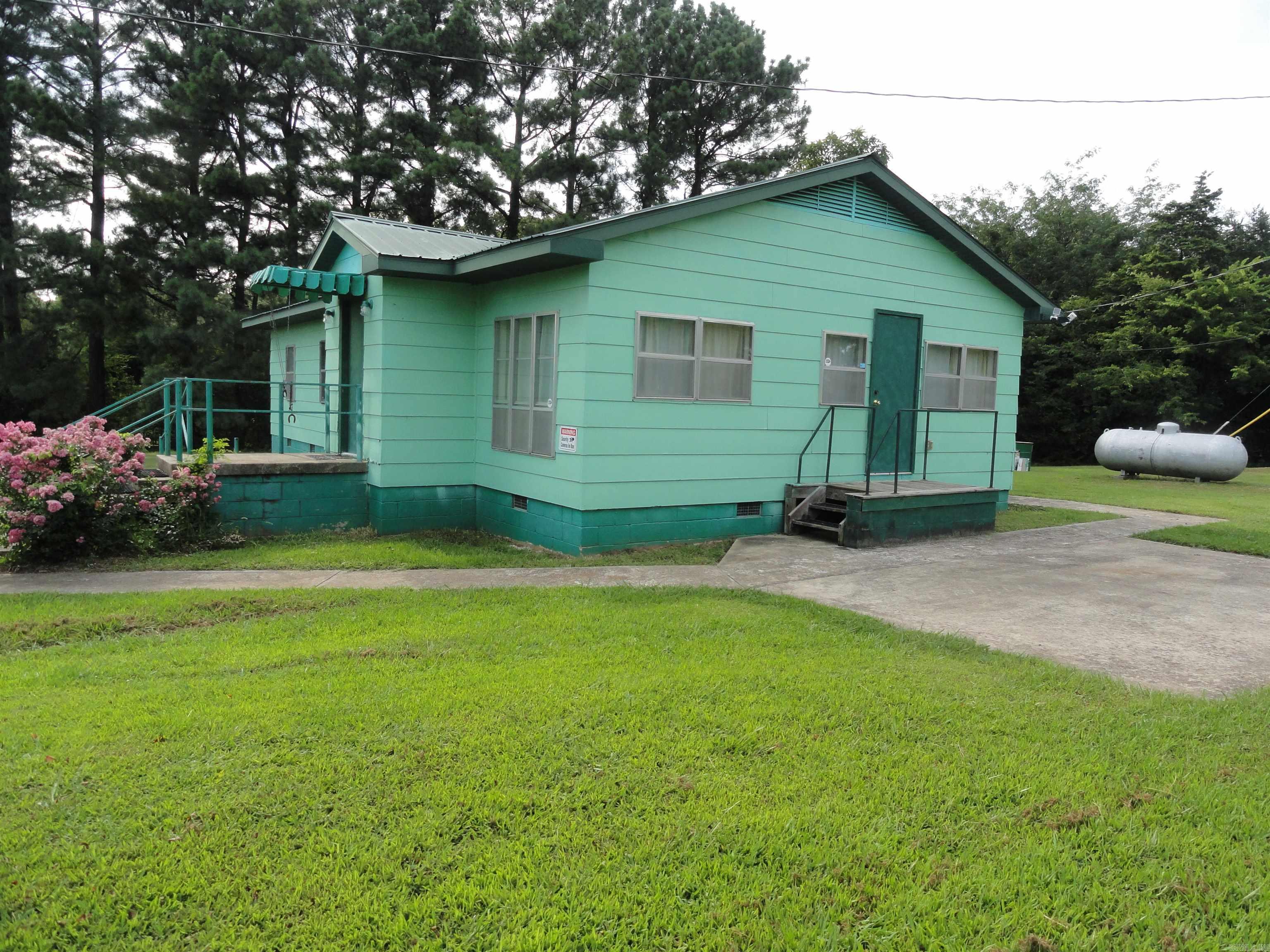 3358 Hwy 74 E Property Photo 2