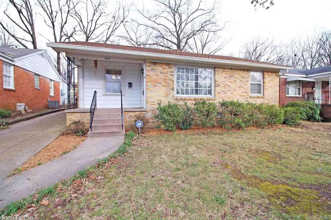 1217 S Pierce St Property Photo 2