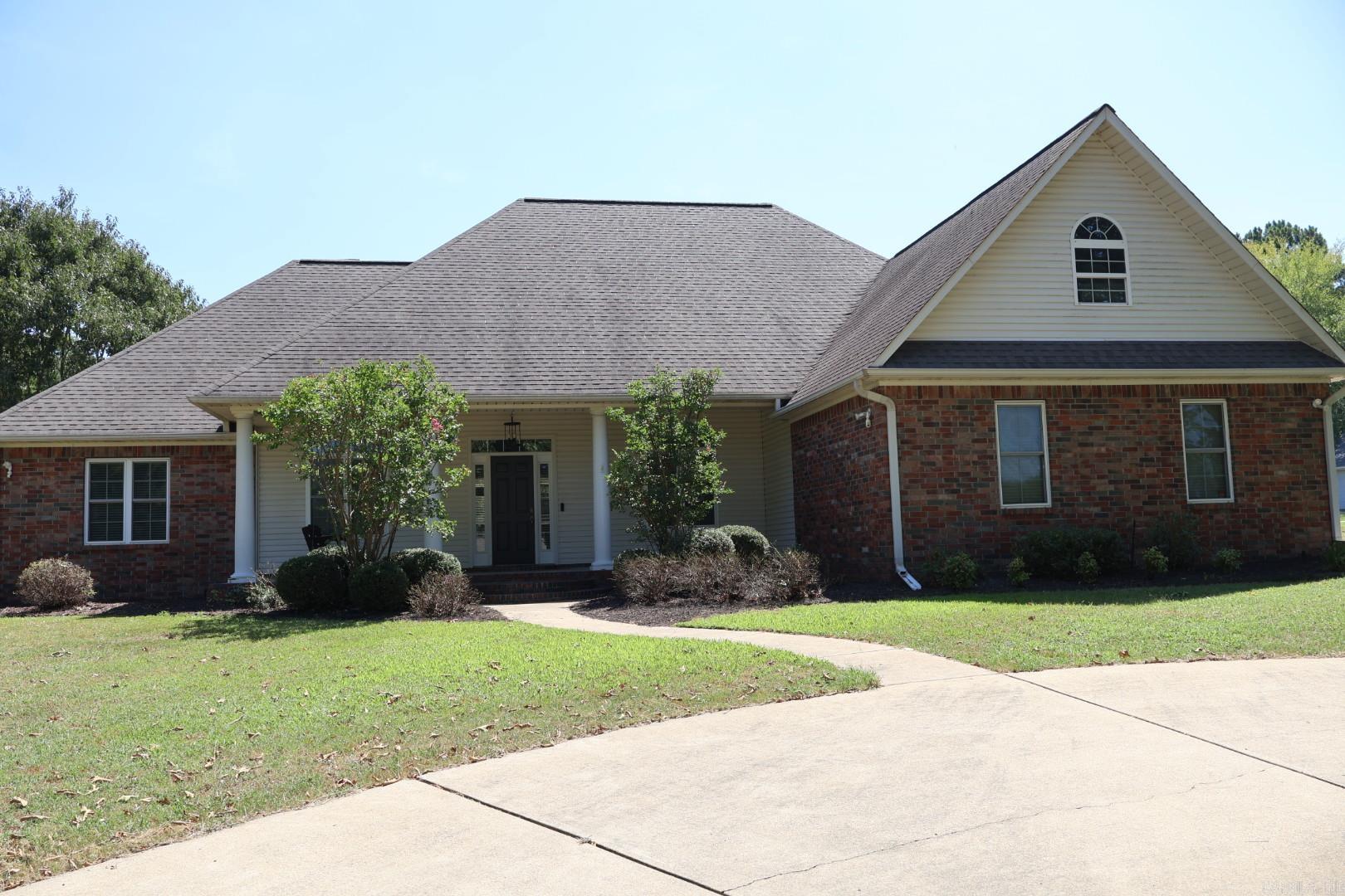 502 Deer Creek Property Photo 2