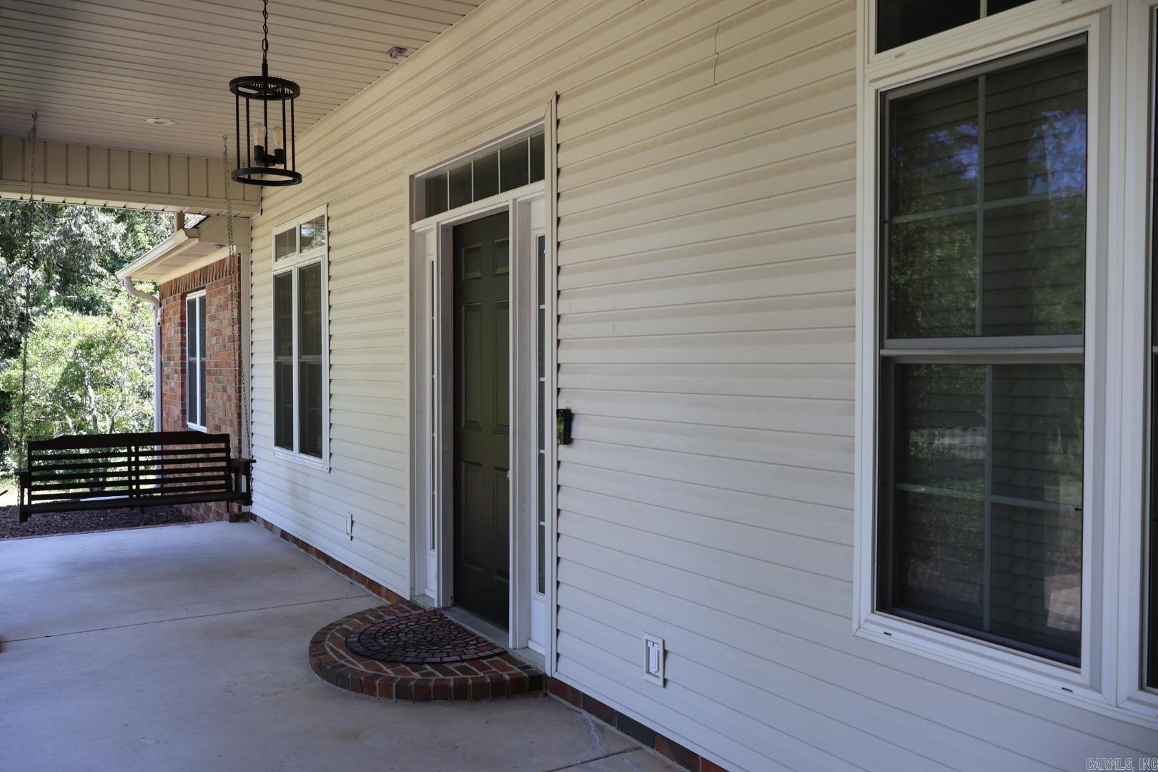 502 Deer Creek Property Photo 3