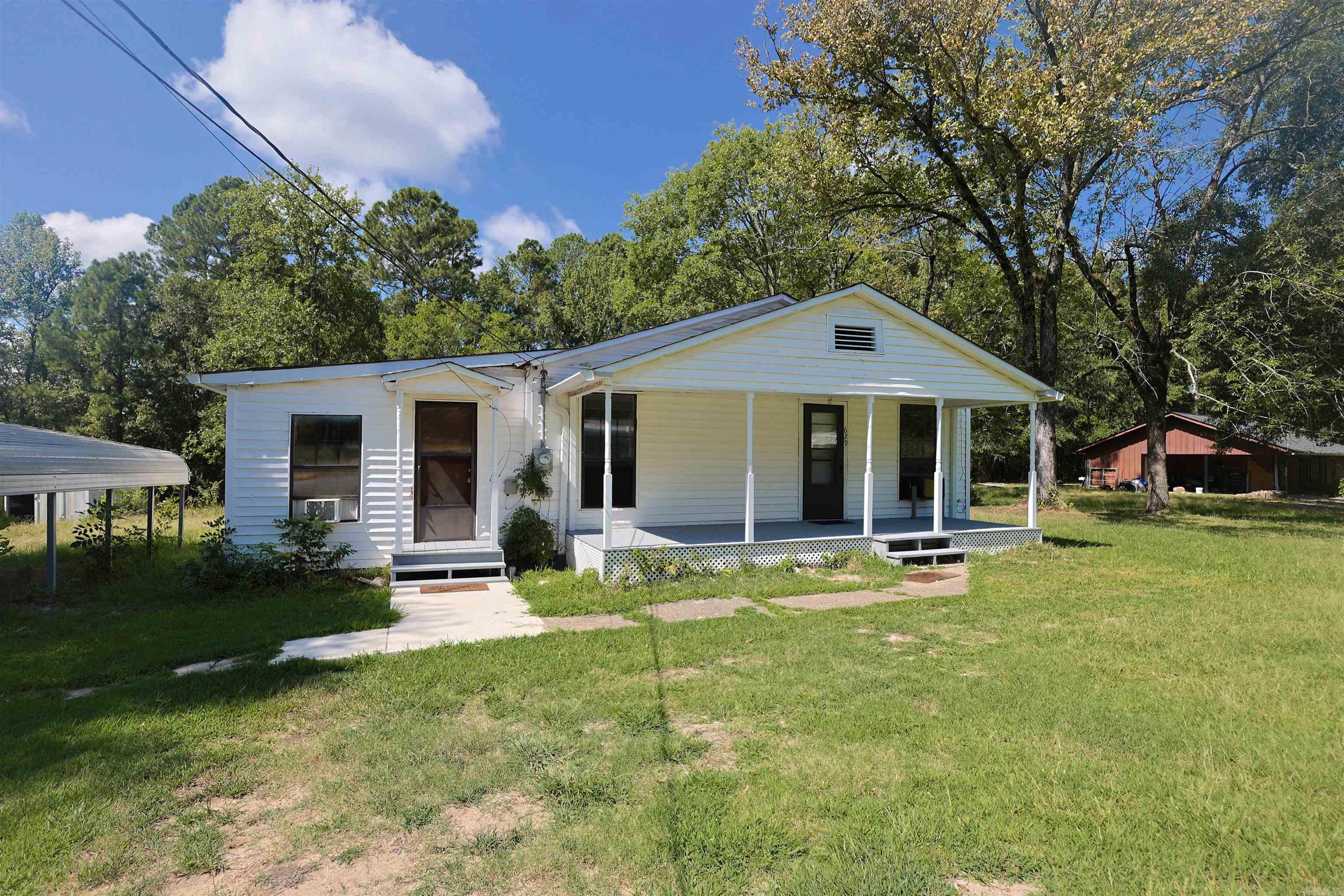 629 S Hill Street Property Photo 2