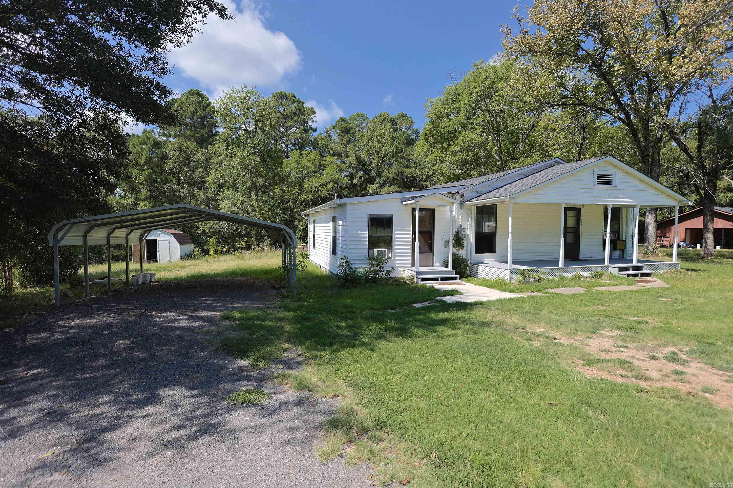 629 S Hill Street Property Photo 3