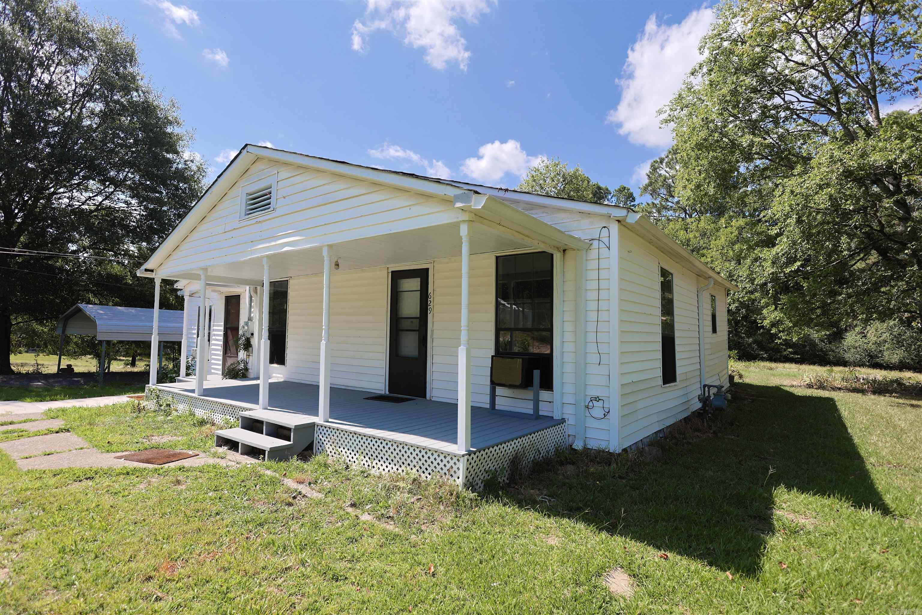 629 S Hill Street Property Photo 5