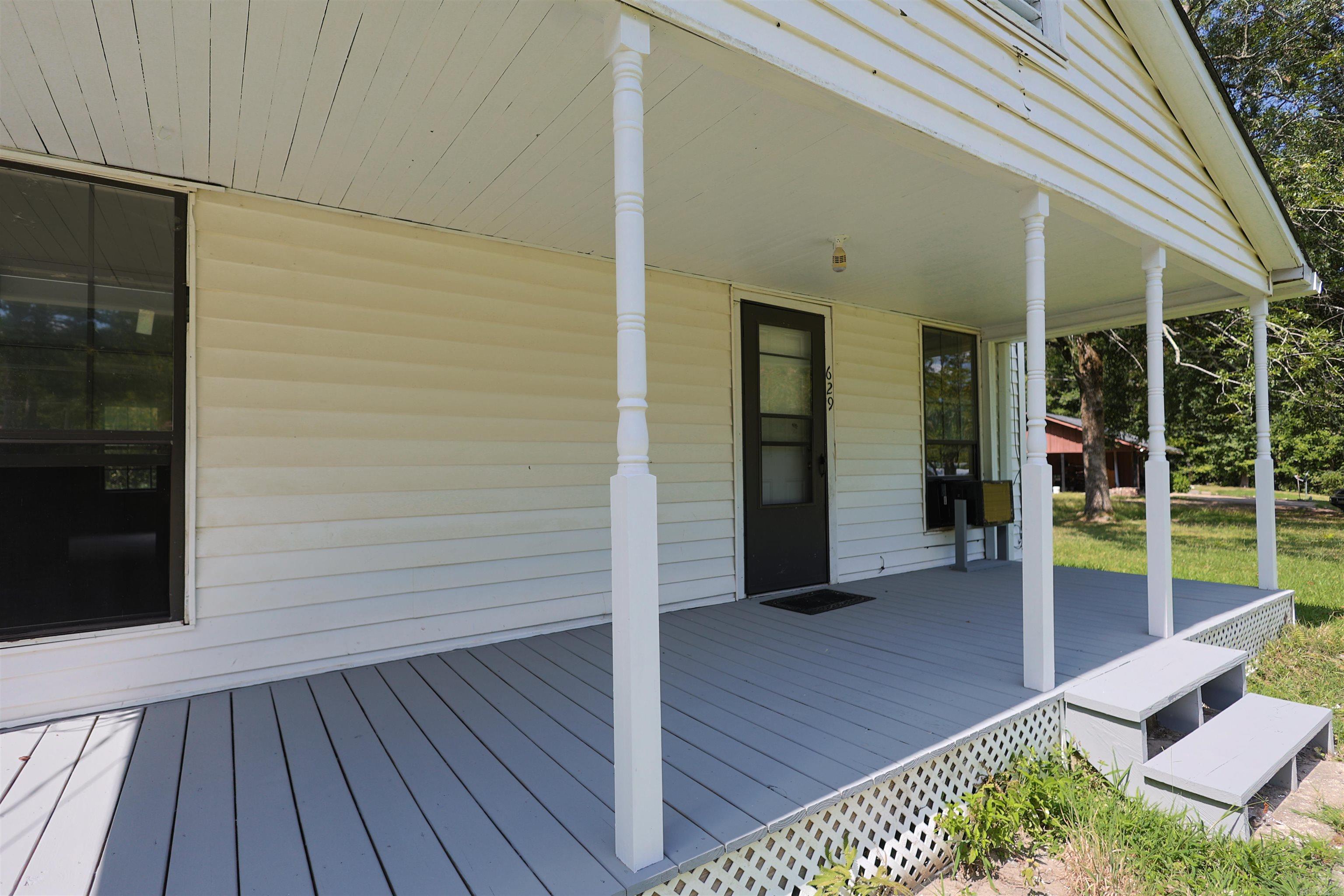 629 S Hill Street Property Photo 6