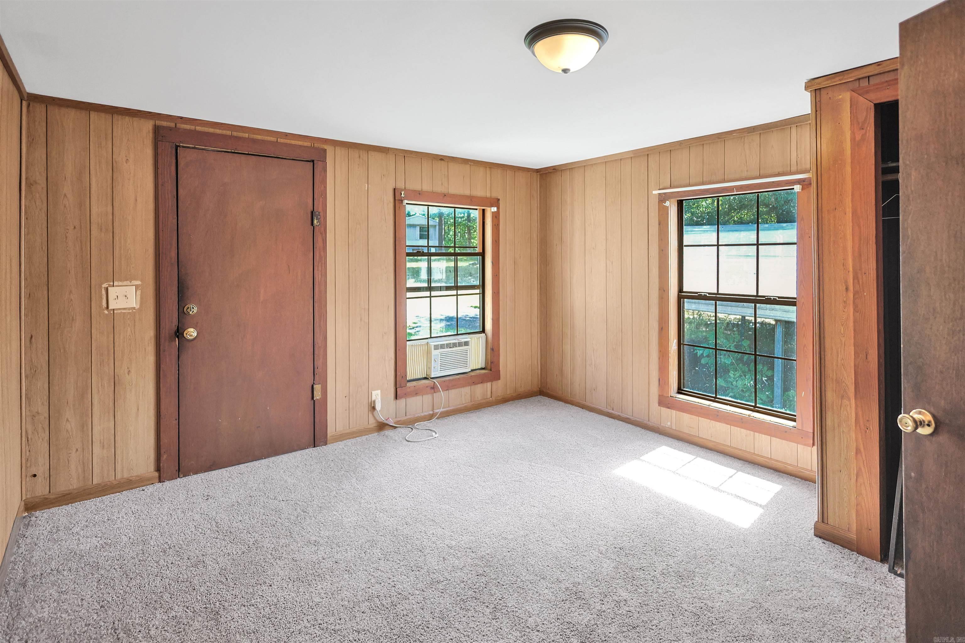 629 S Hill Street Property Photo 14