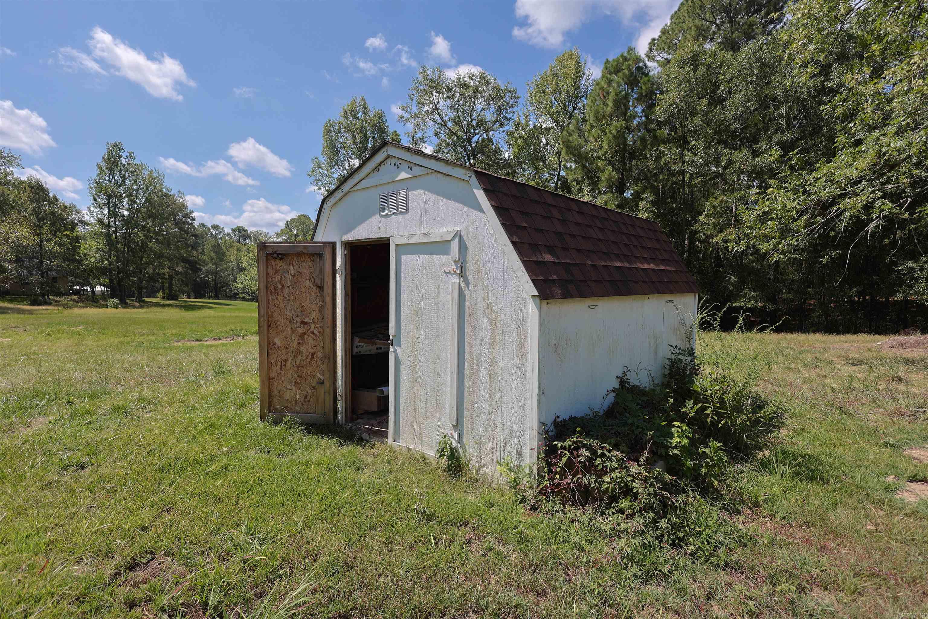 629 S Hill Street Property Photo 22