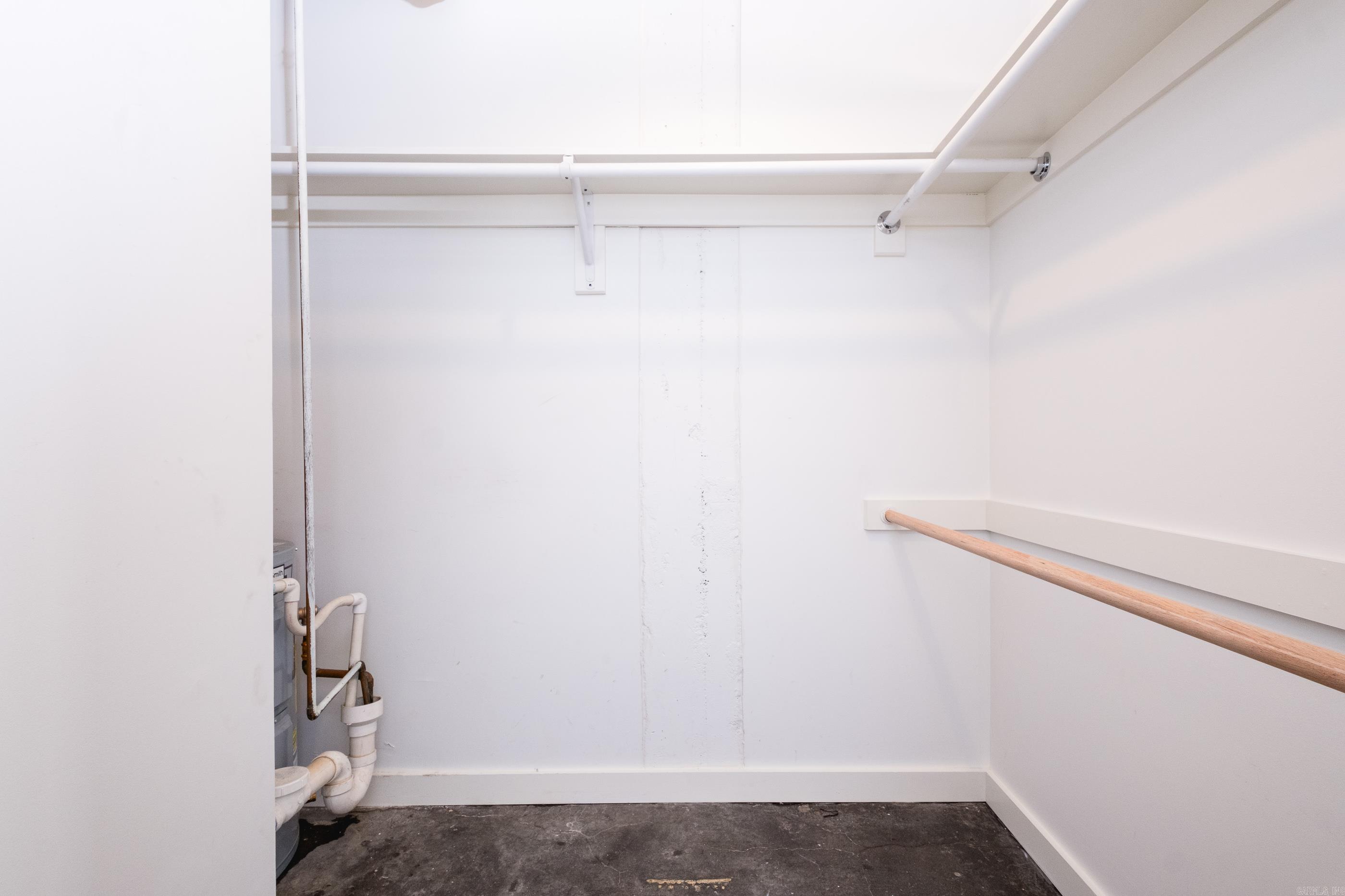 423 E 3rd St #302 302 Property Photo 12
