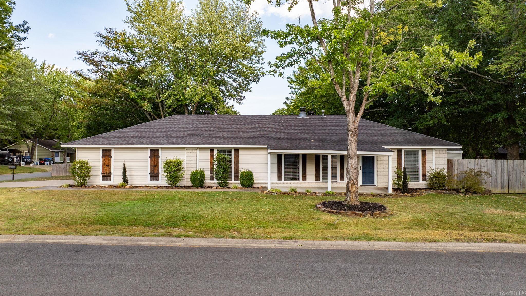 19 Rosanne Drive Property Photo 1